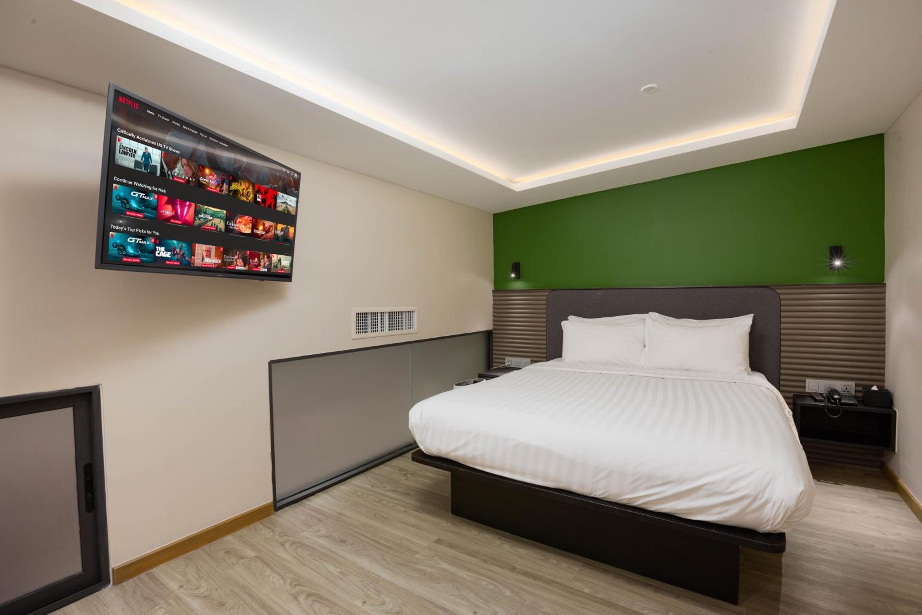 Deluxe Family Suite photo 3