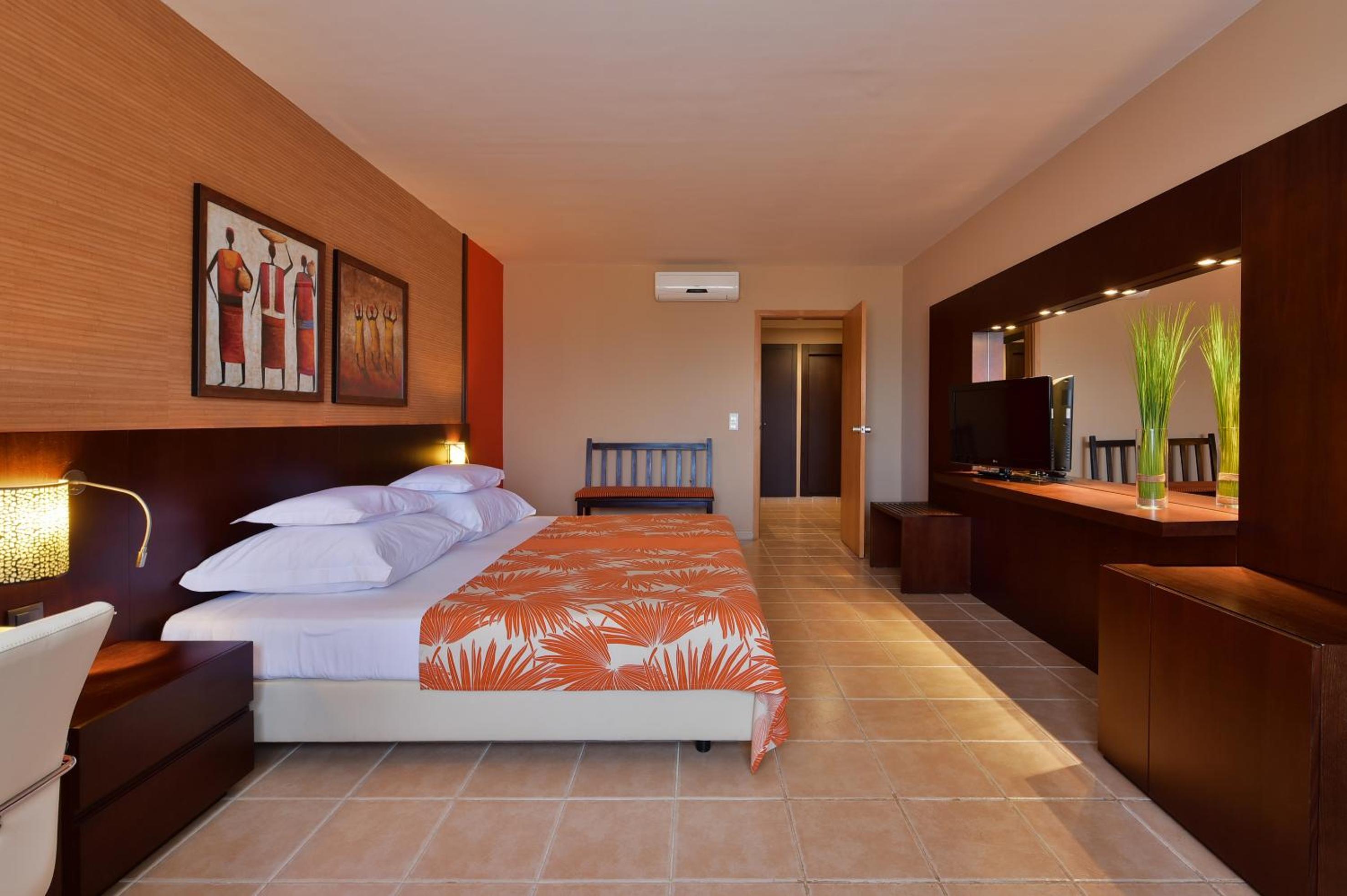 Classic Triple Room with Sea View