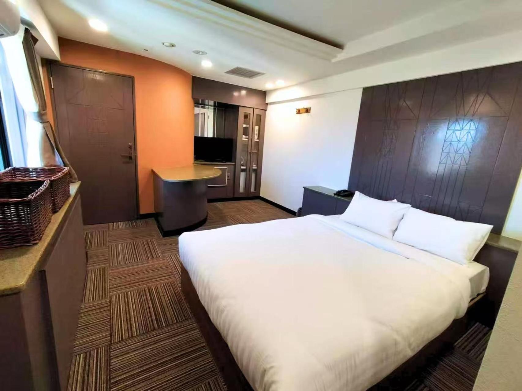 Double Room - Photo 3