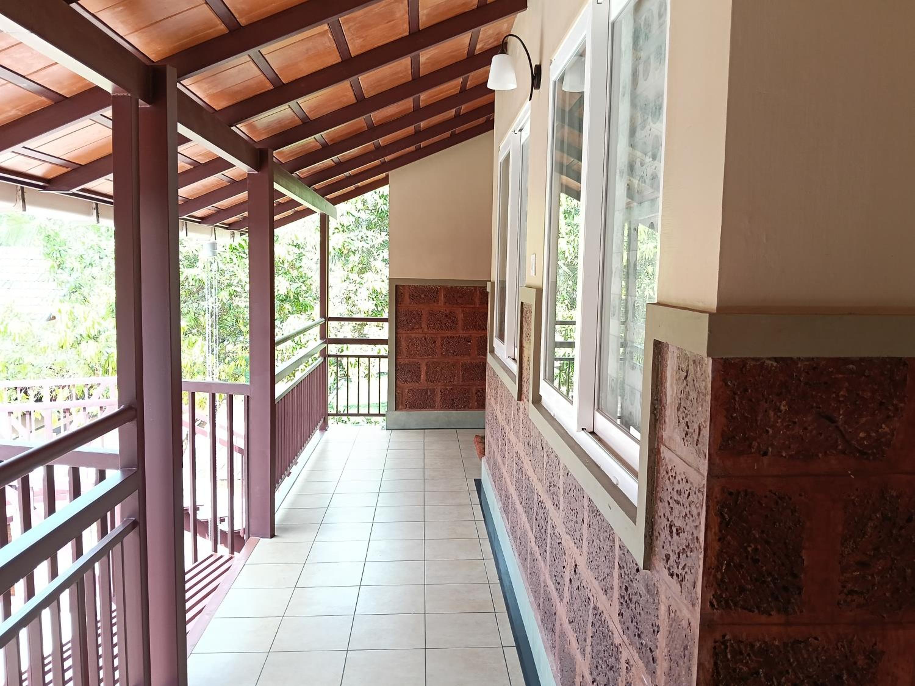 Double Room with Private Bathroom - Photo 22
