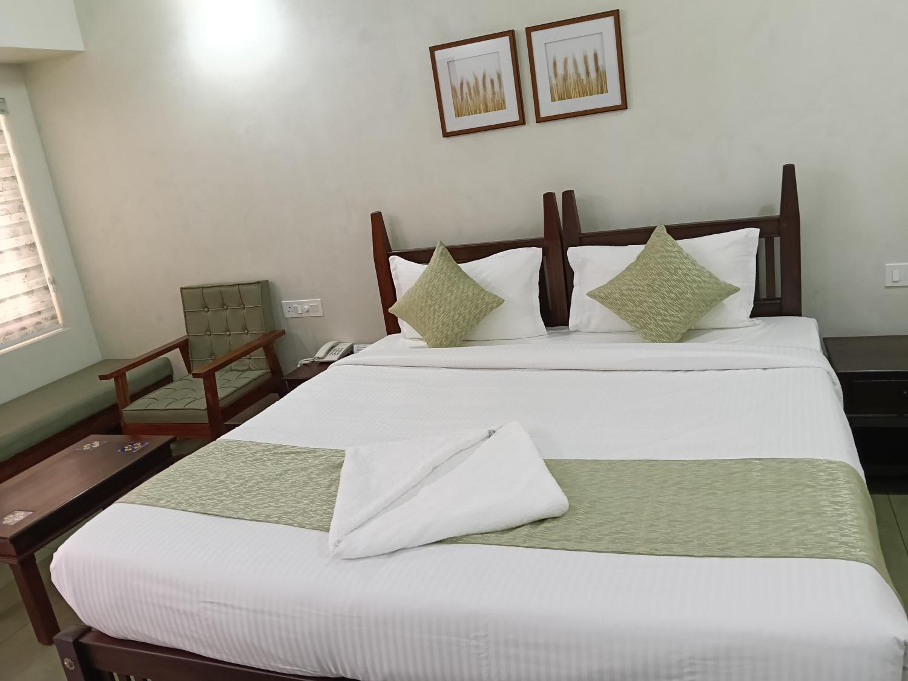 Double Room with Private Bathroom - Photo 1