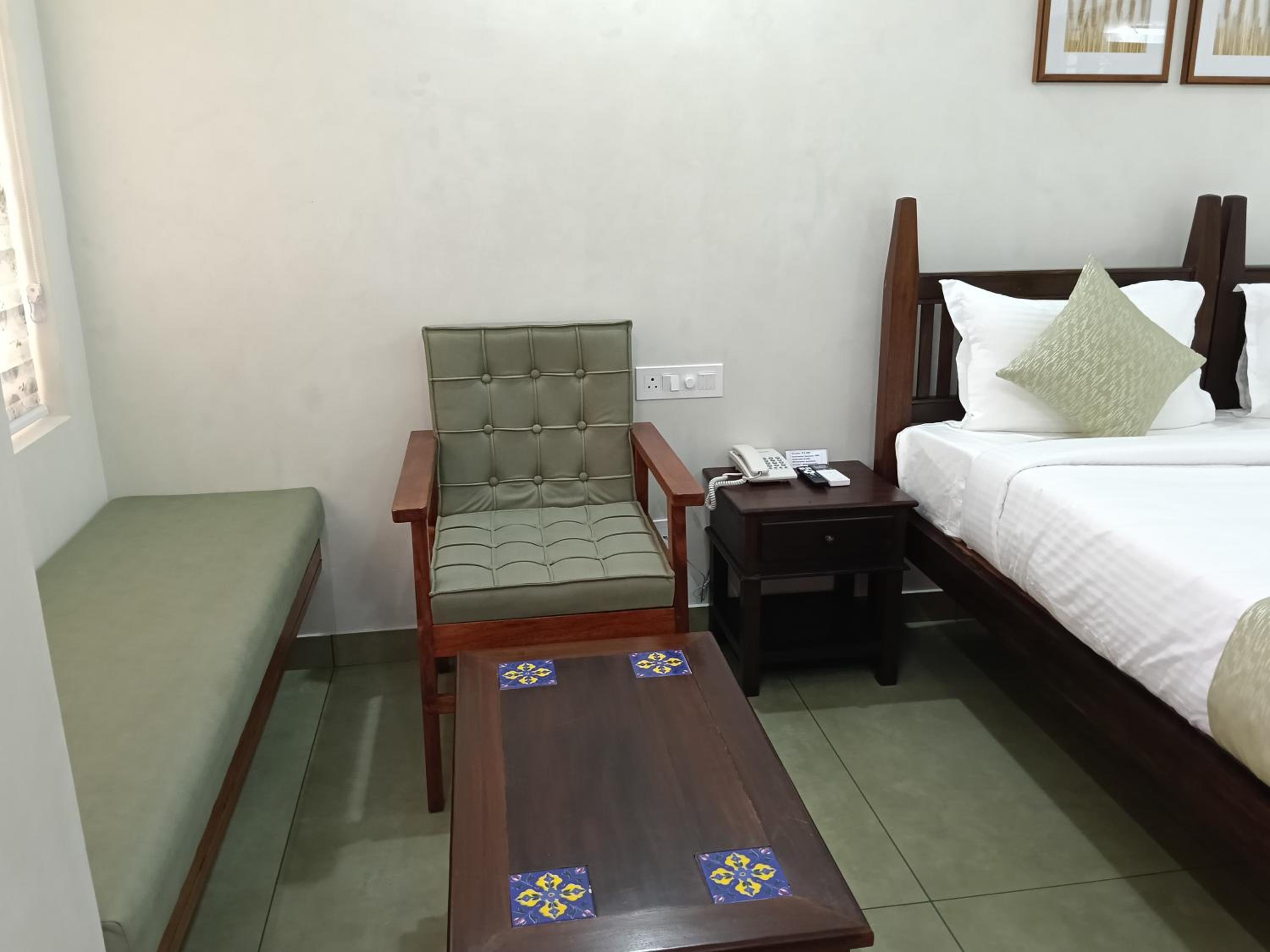 Double Room with Private Bathroom - Photo 5