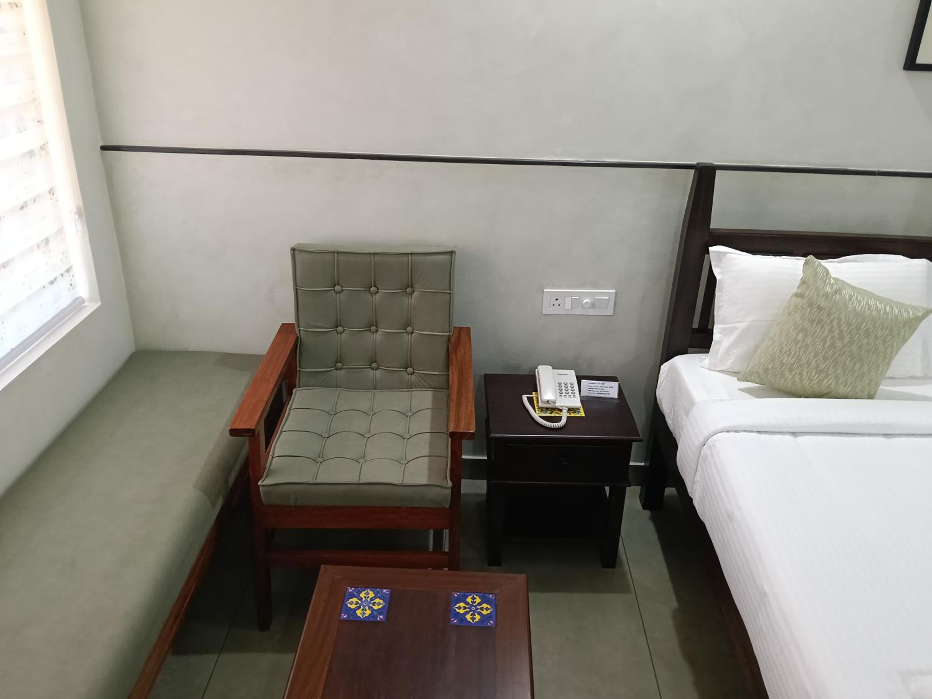 Double Room with Private Bathroom - Photo 70