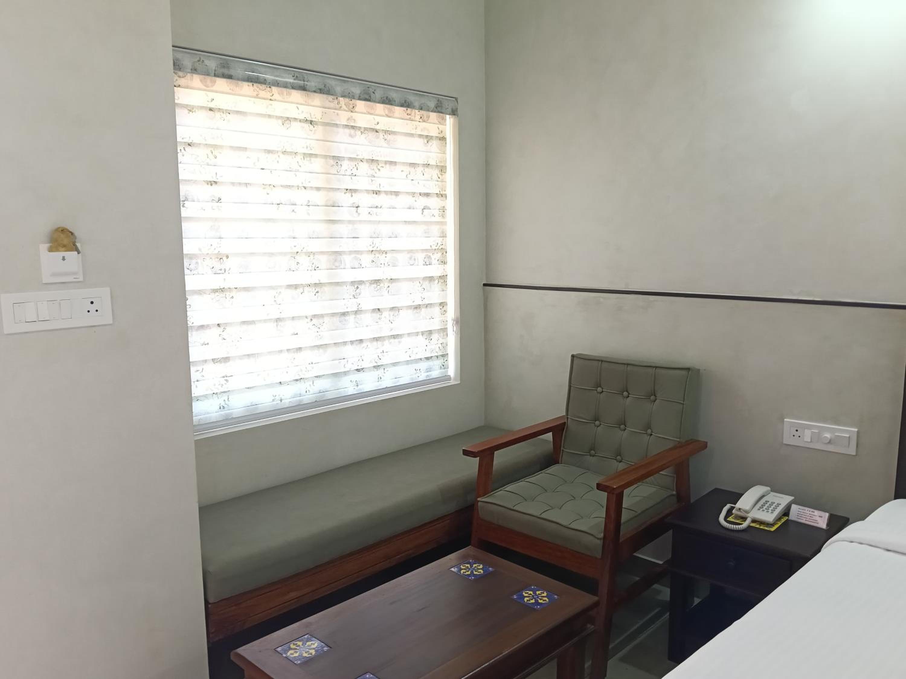 Double Room with Private Bathroom - Photo 34