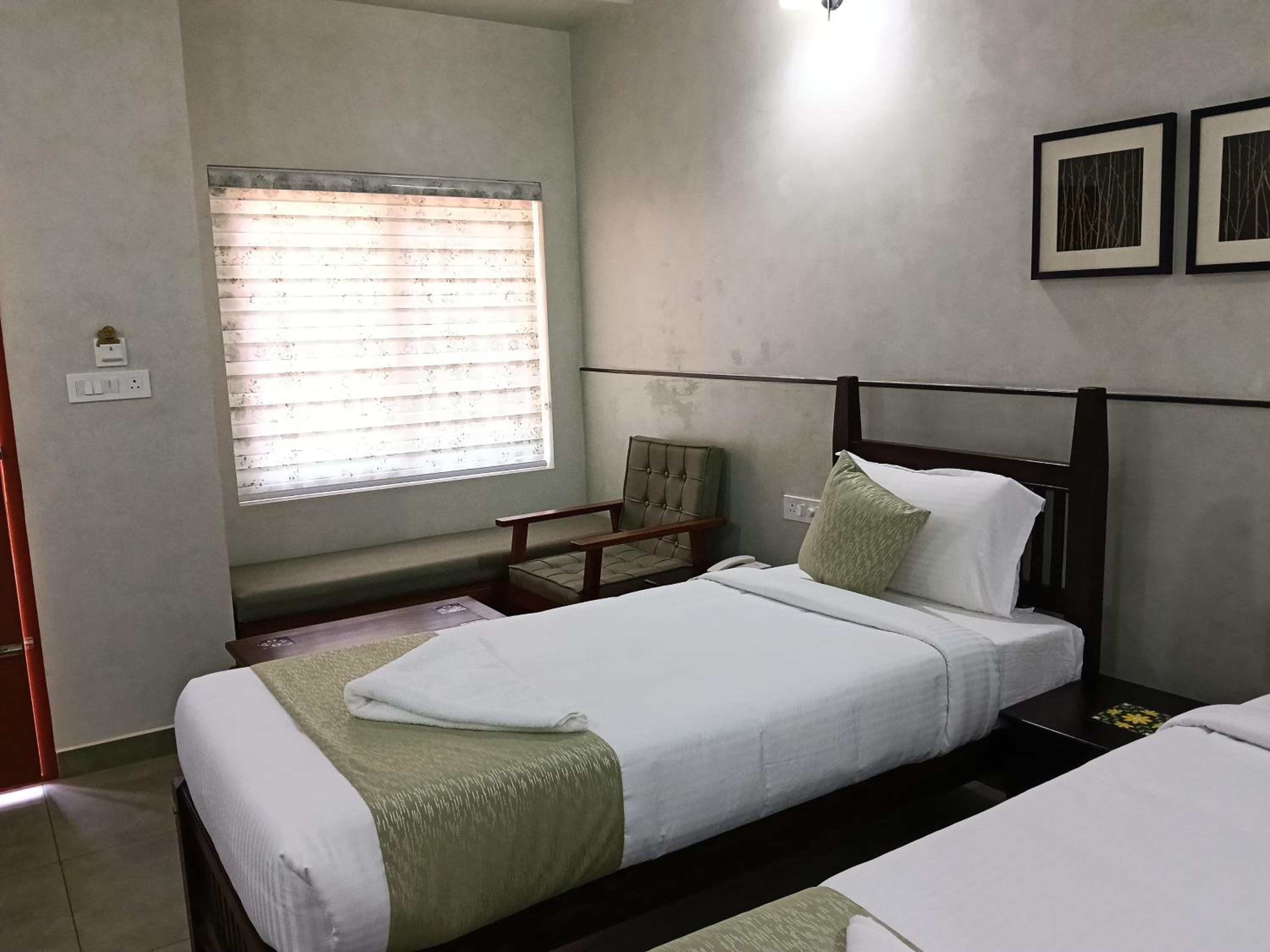 Double Room with Private Bathroom - Photo 68