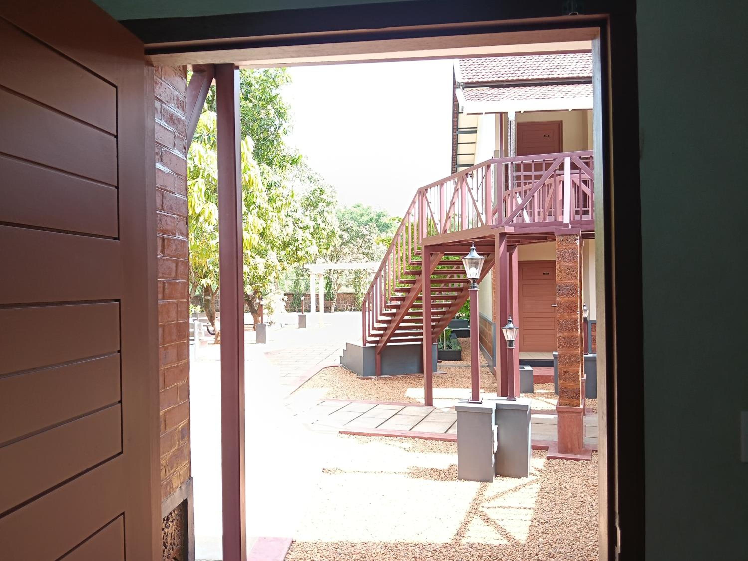 Double Room with Private Bathroom - Photo 69