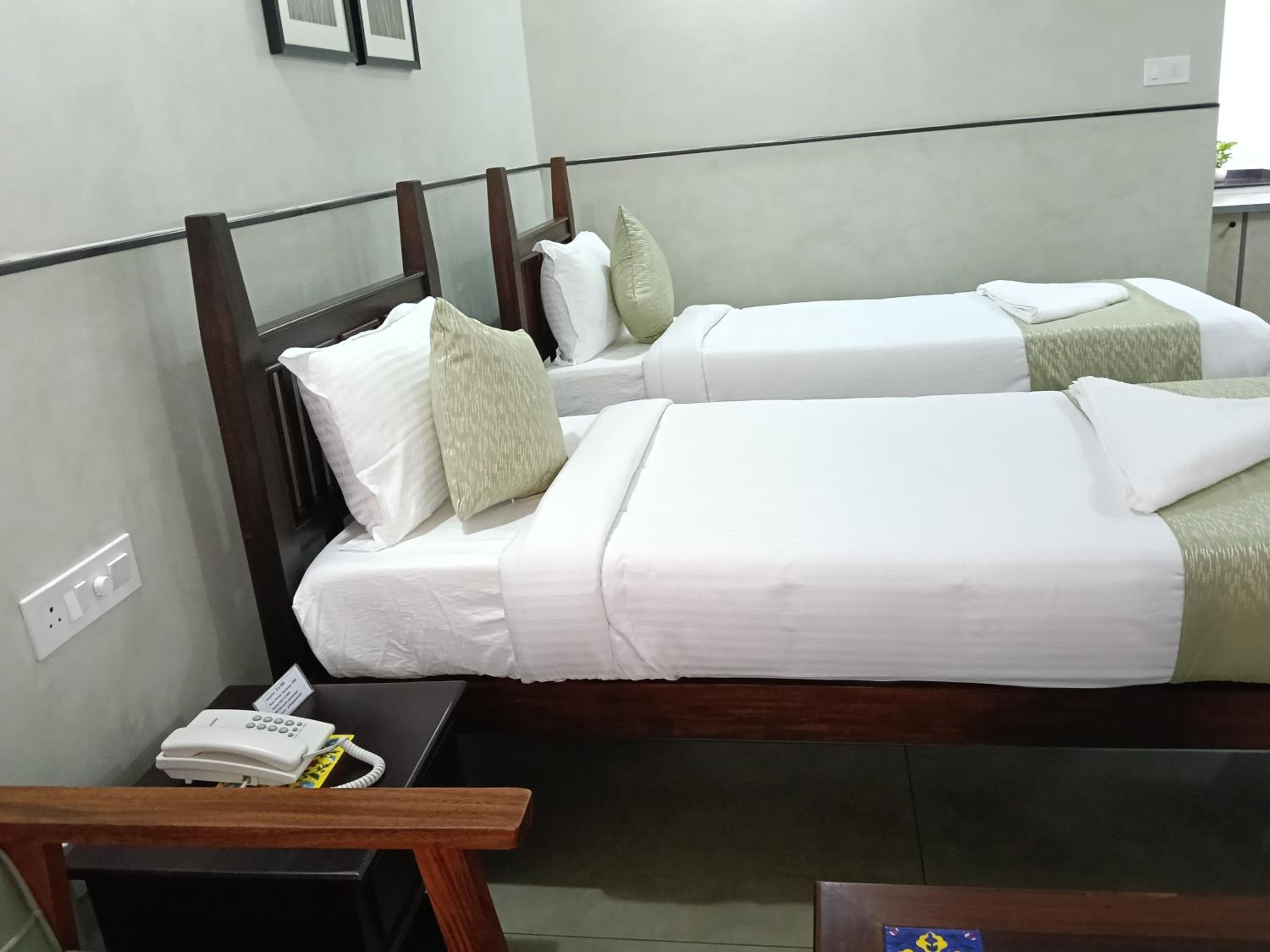 Double Room with Private Bathroom - Photo 39