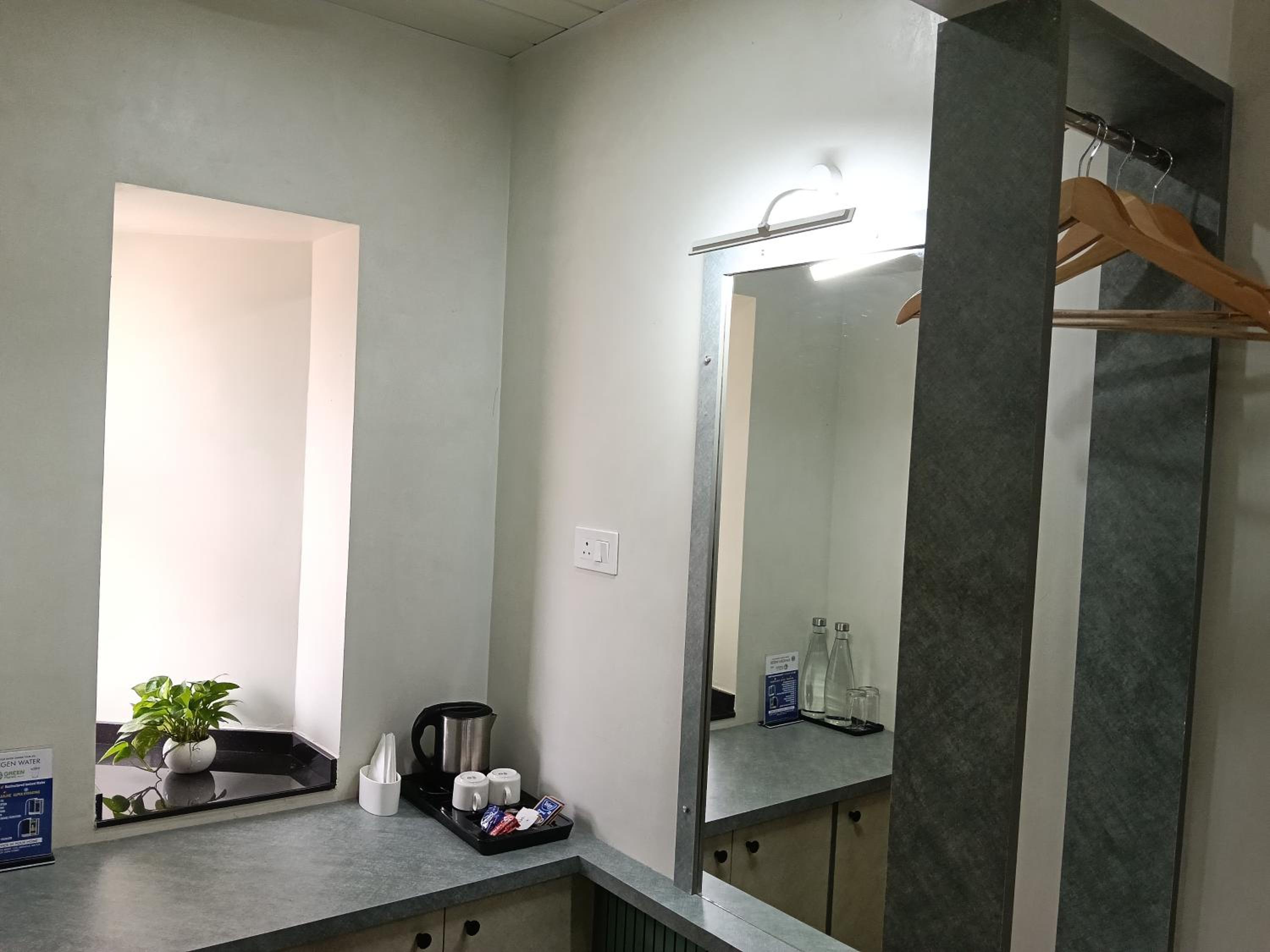 Double Room with Private Bathroom - Photo 38