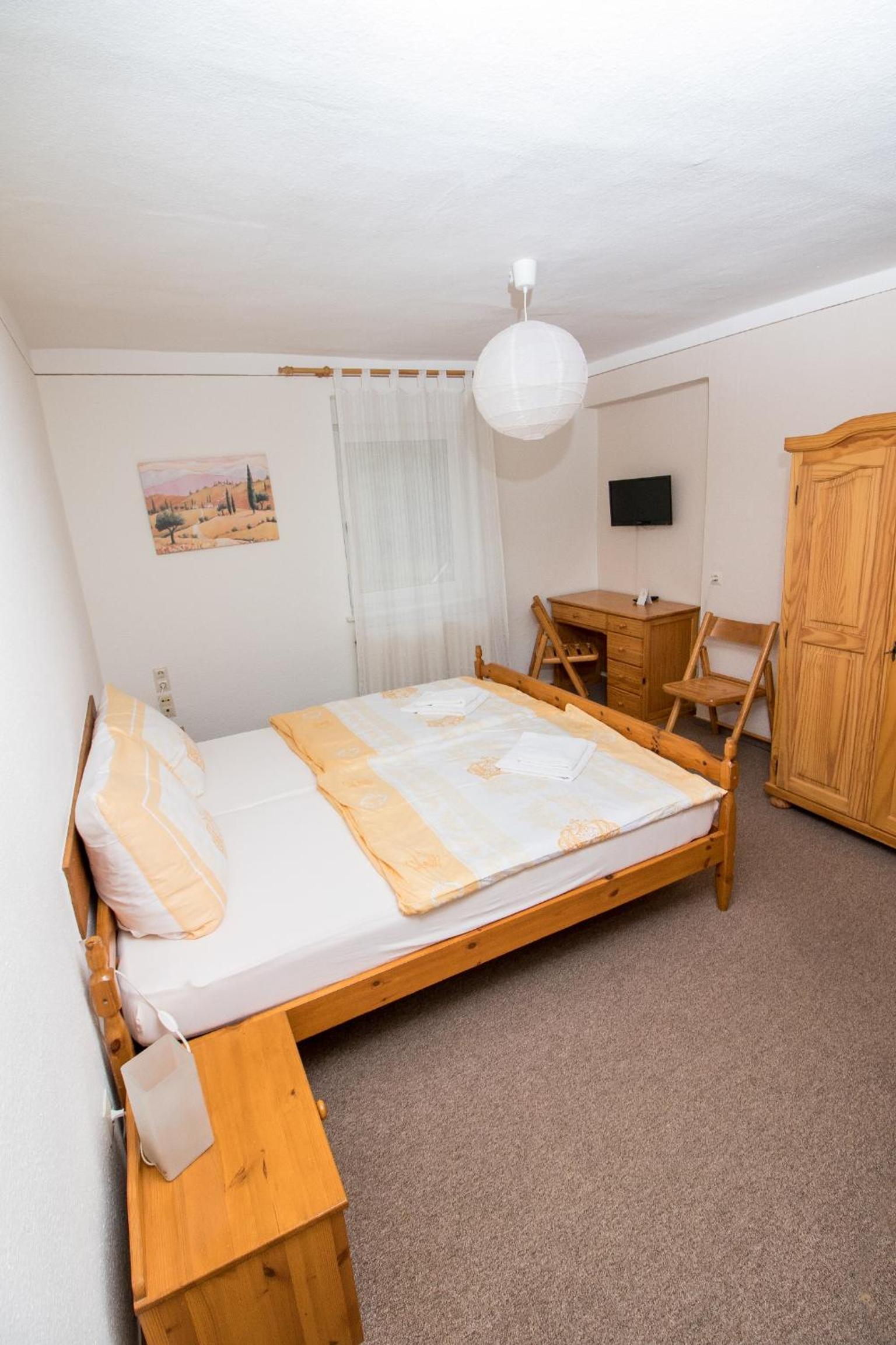 Double Room - Photo 7