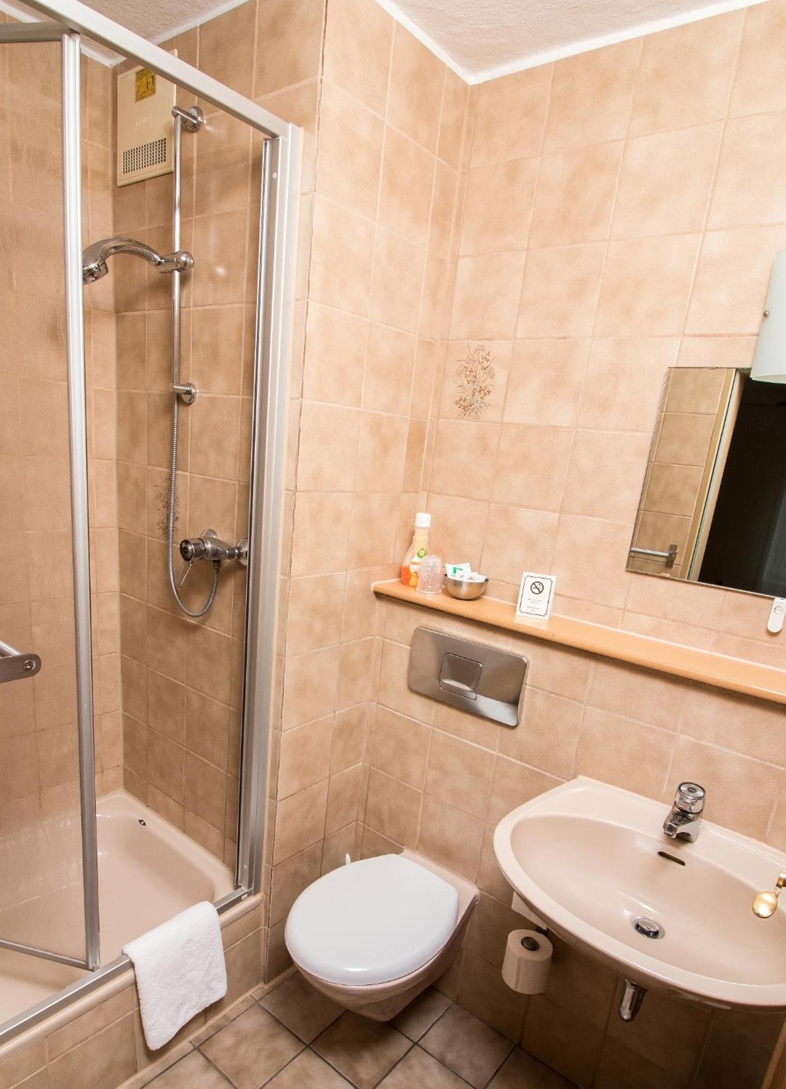 Double Room - Photo 4