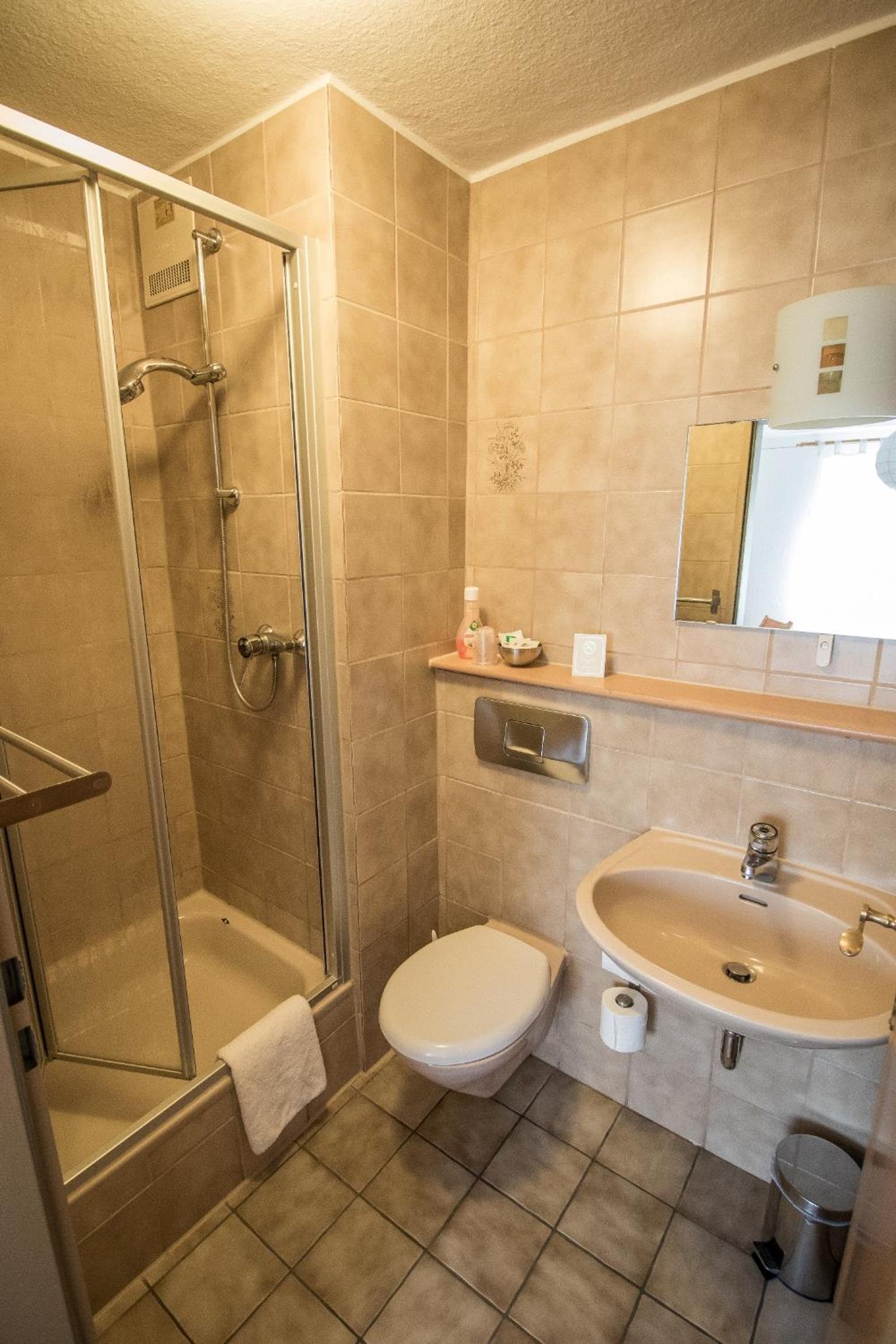 Double Room - Photo 8