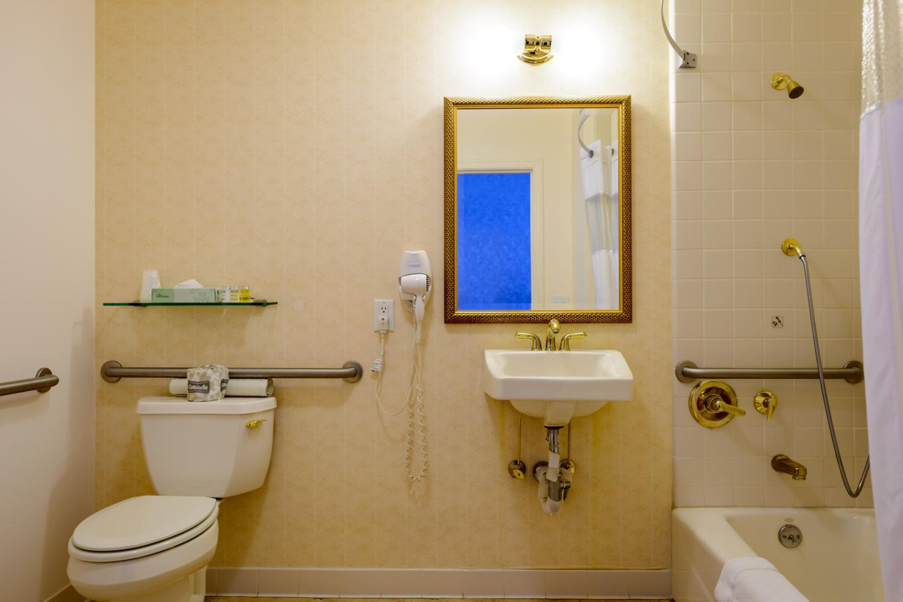 Queen Room - Photo 2