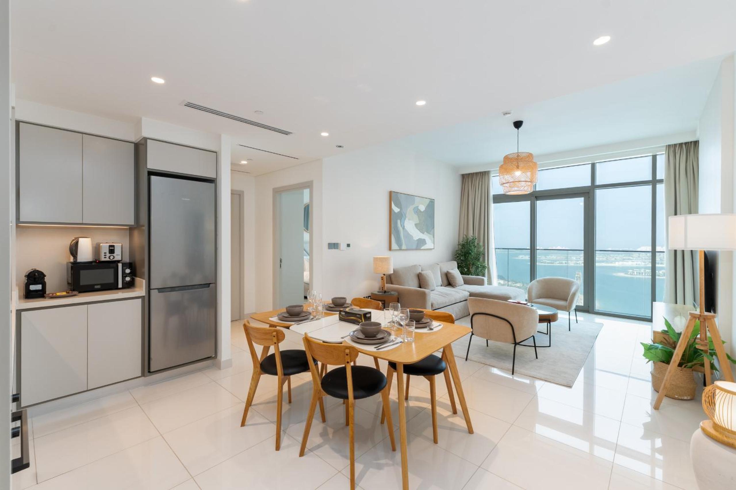 One-Bedroom Apartment with Balcony and Sea View photo 1