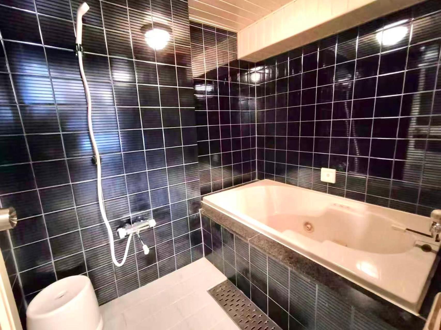 Twin Room - Photo 5