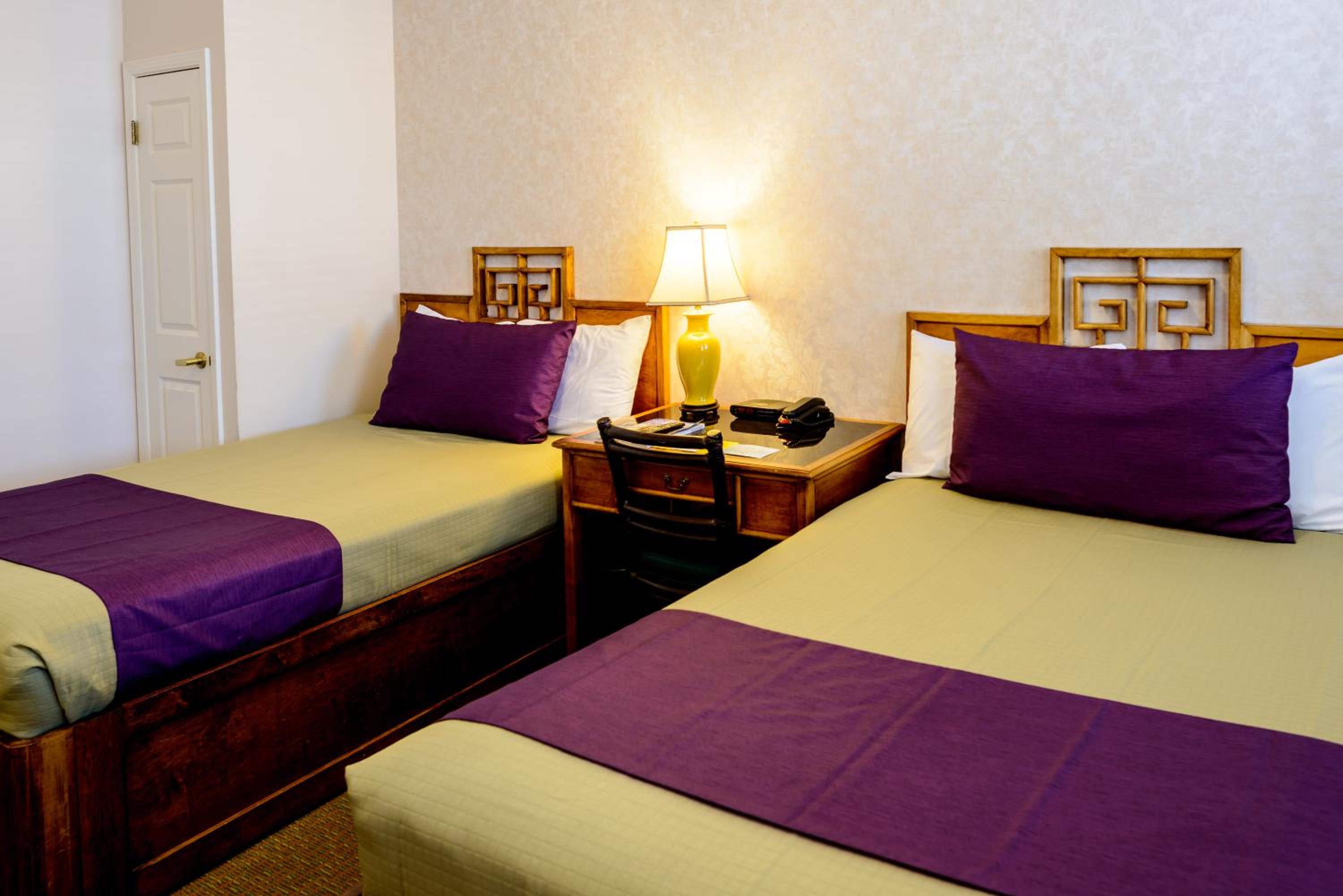 Double Room with Two Double Beds - Photo 4