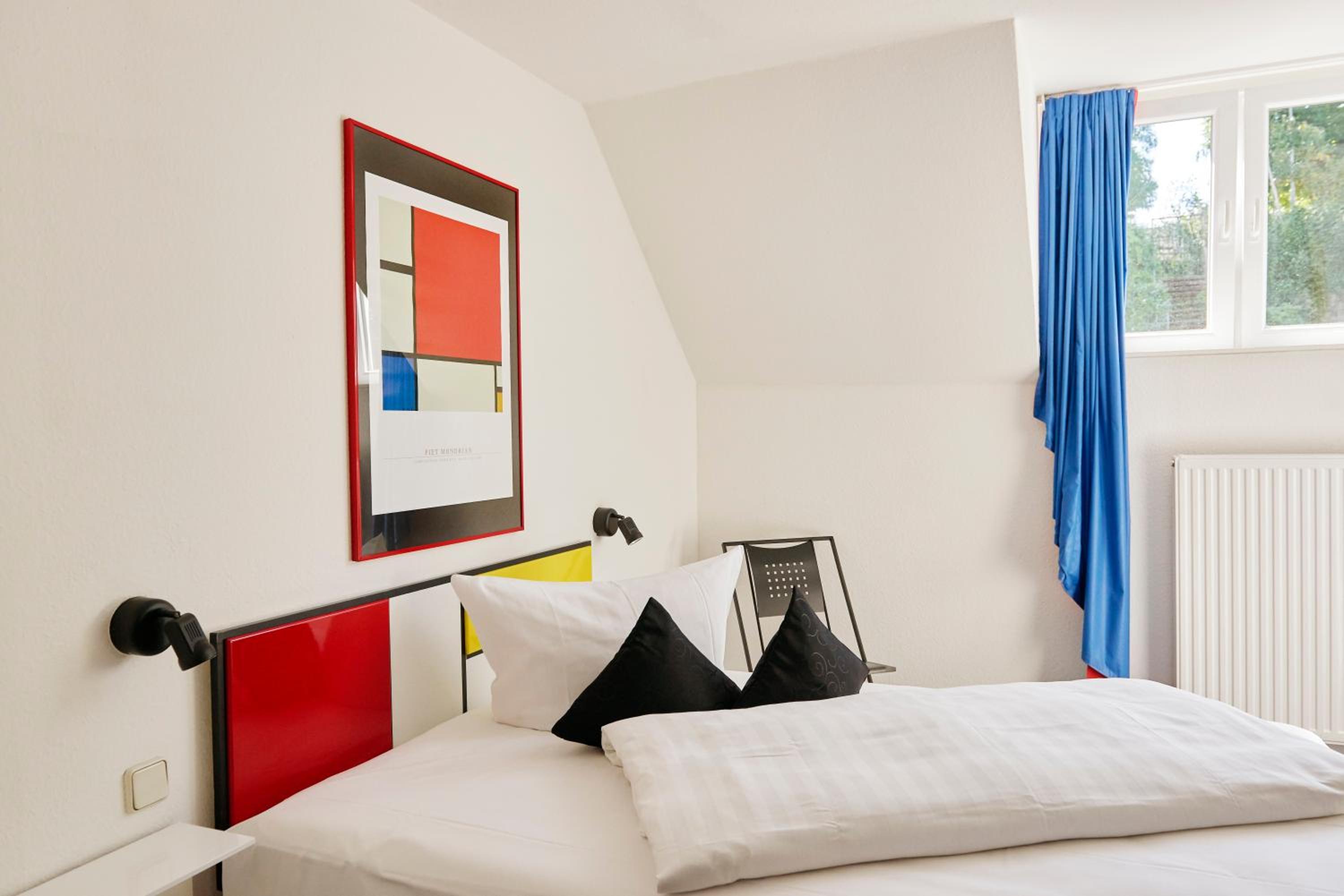 Budget Double Room - Photo 5