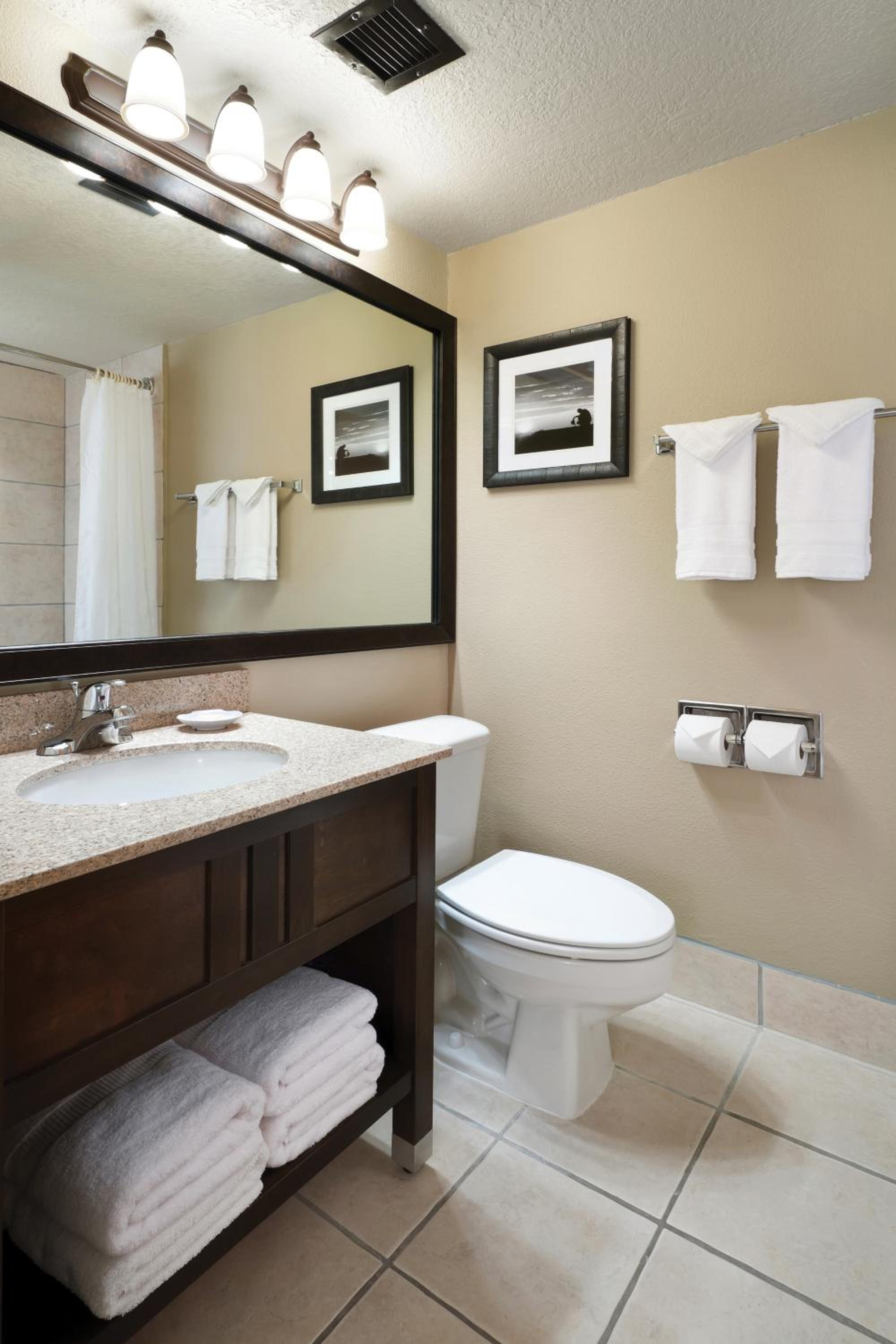 King Room with Bath Tub - Disability Access Room/Non-Smoking photo 2