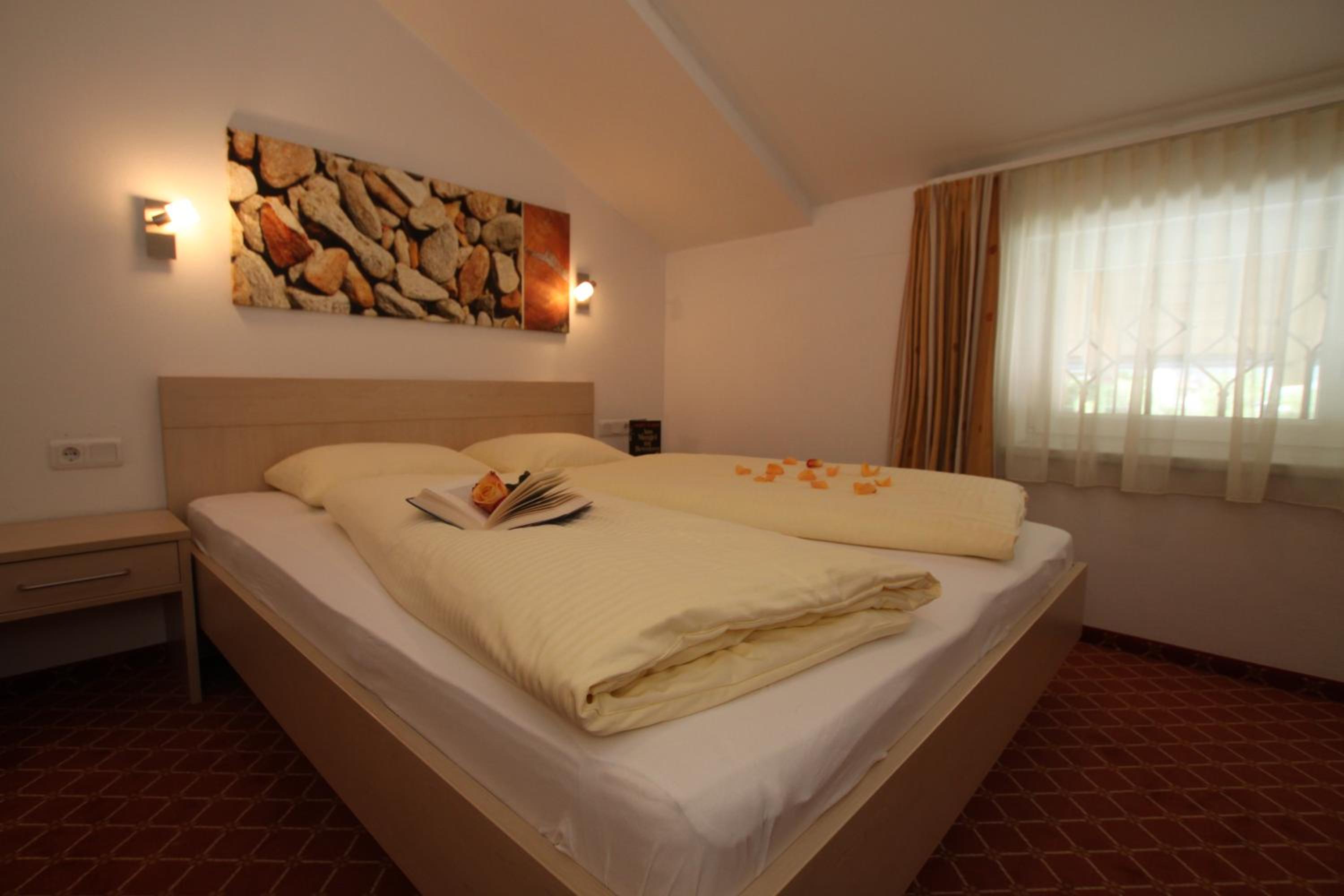 Two-Bedroom Apartment B (4 Adults)