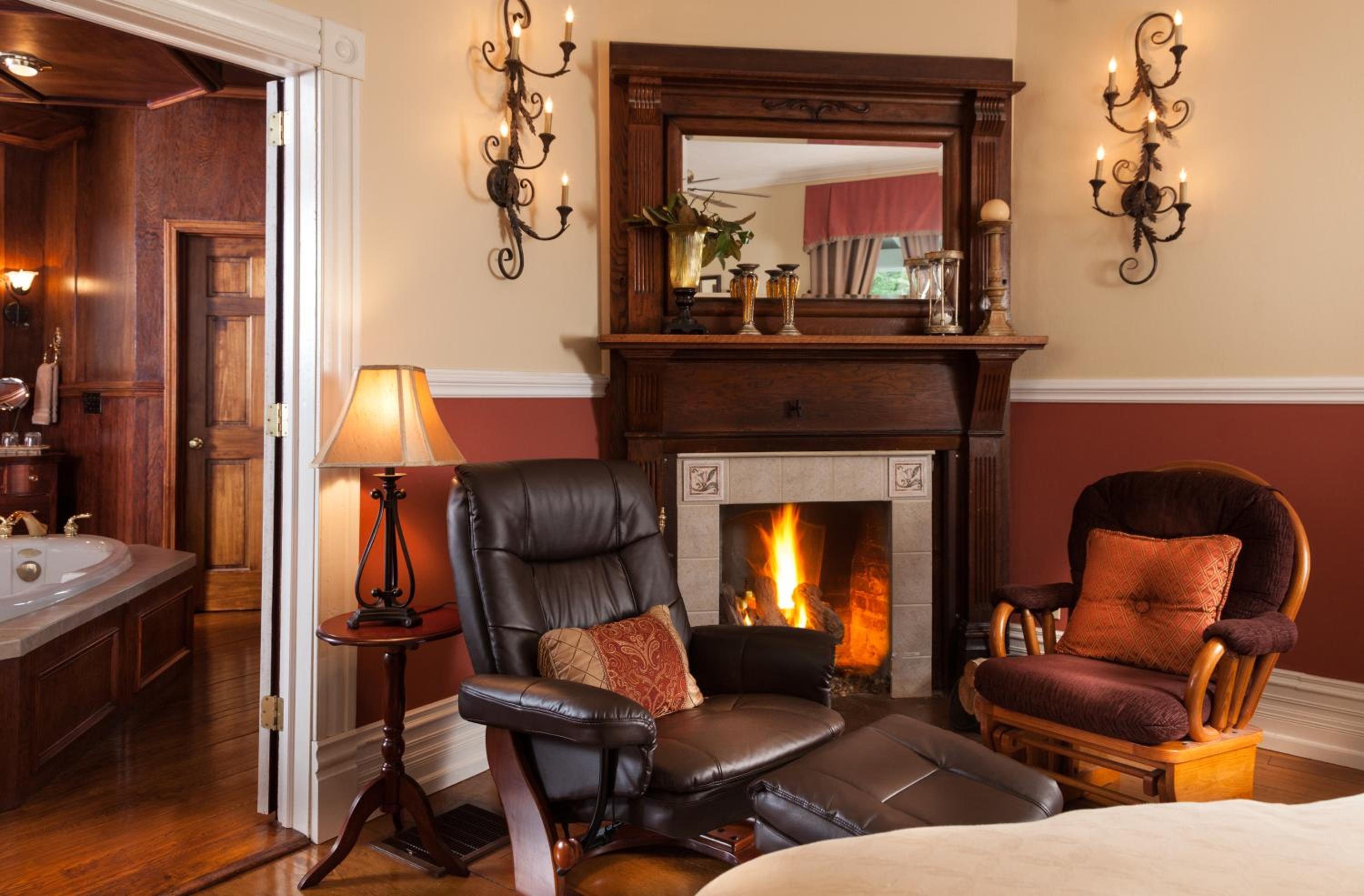 King- Grand Library Suite photo 1