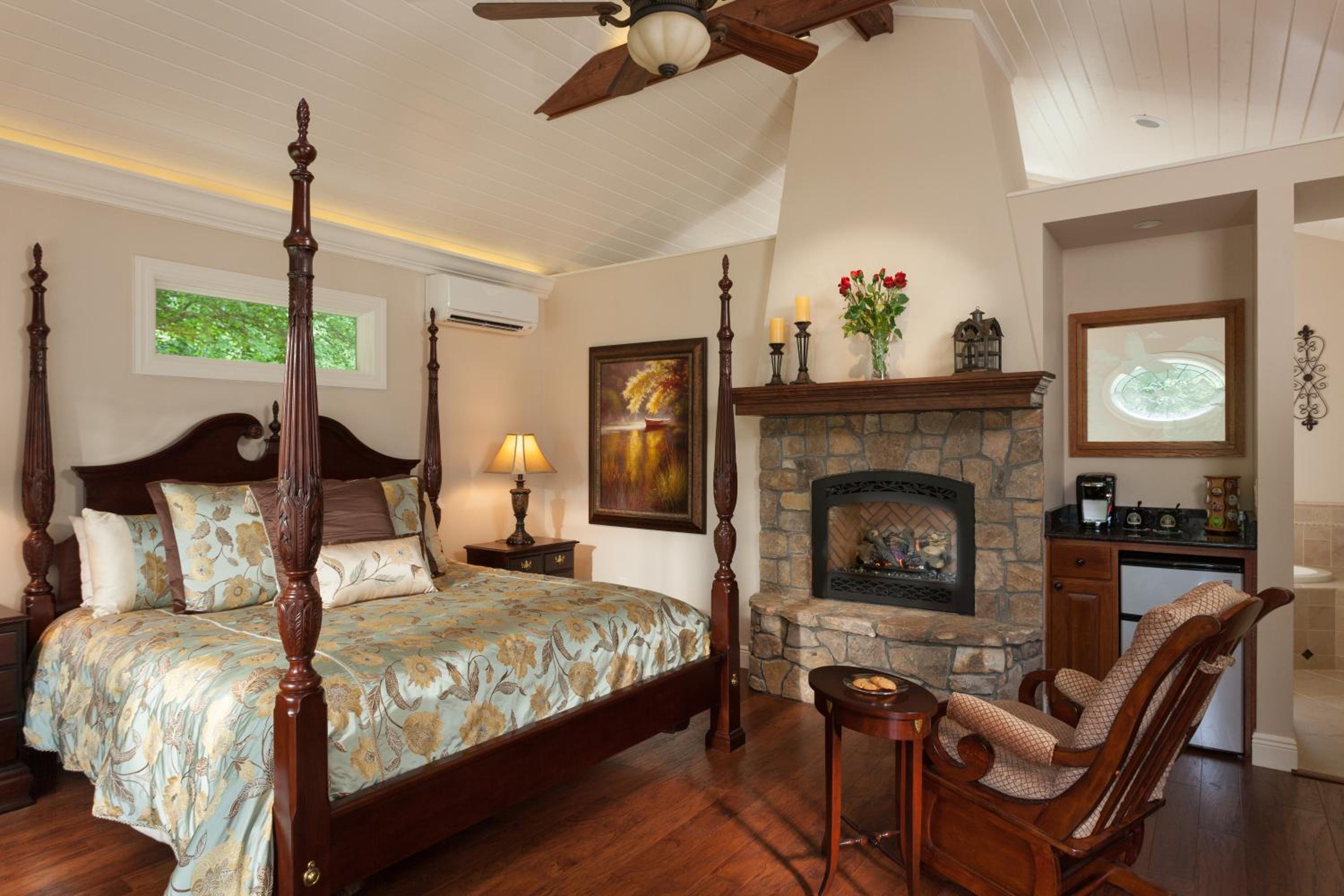 King- Carriage House Suite photo 1