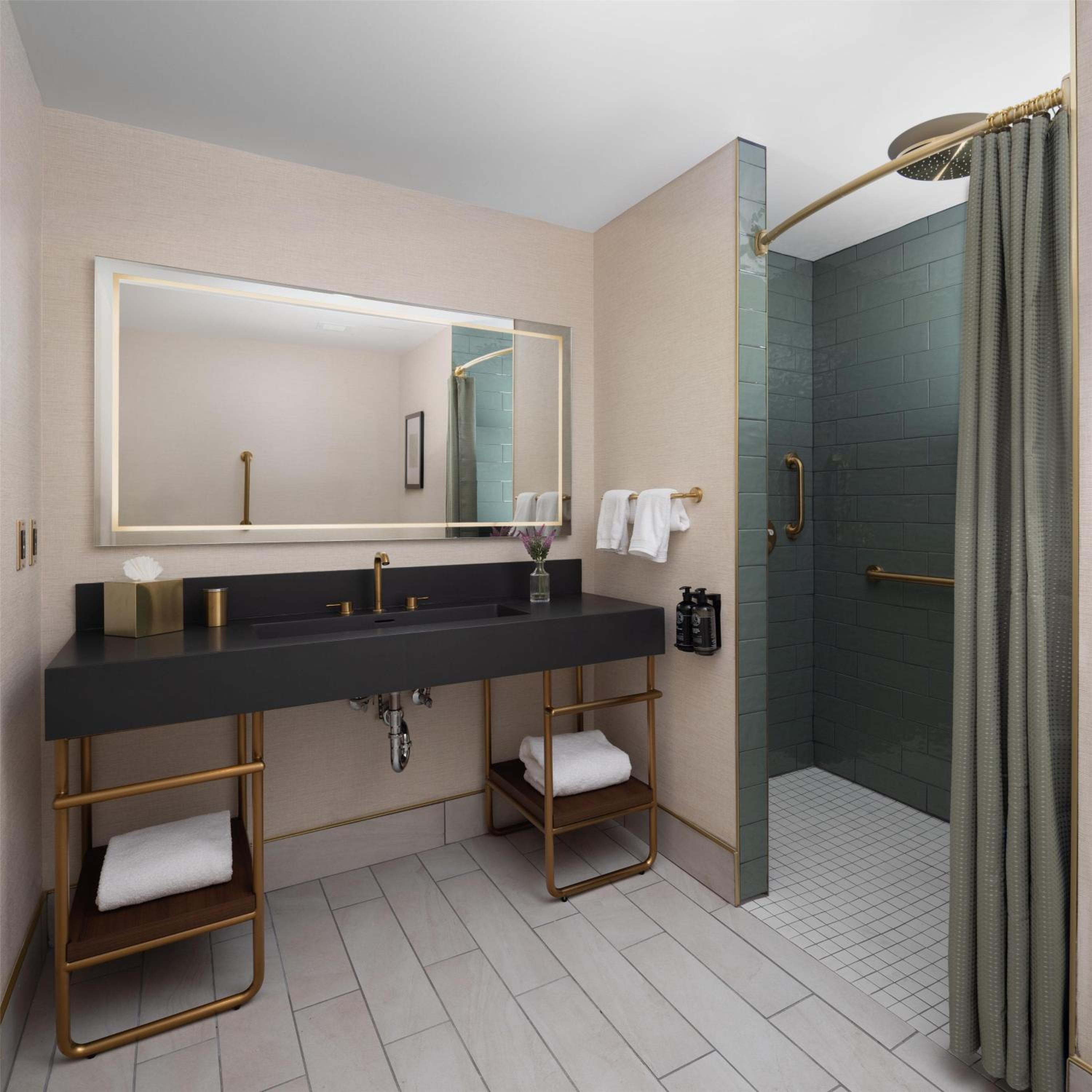 2 Queen Beds Mobility Accessible with Transfer Shower - Photo 8