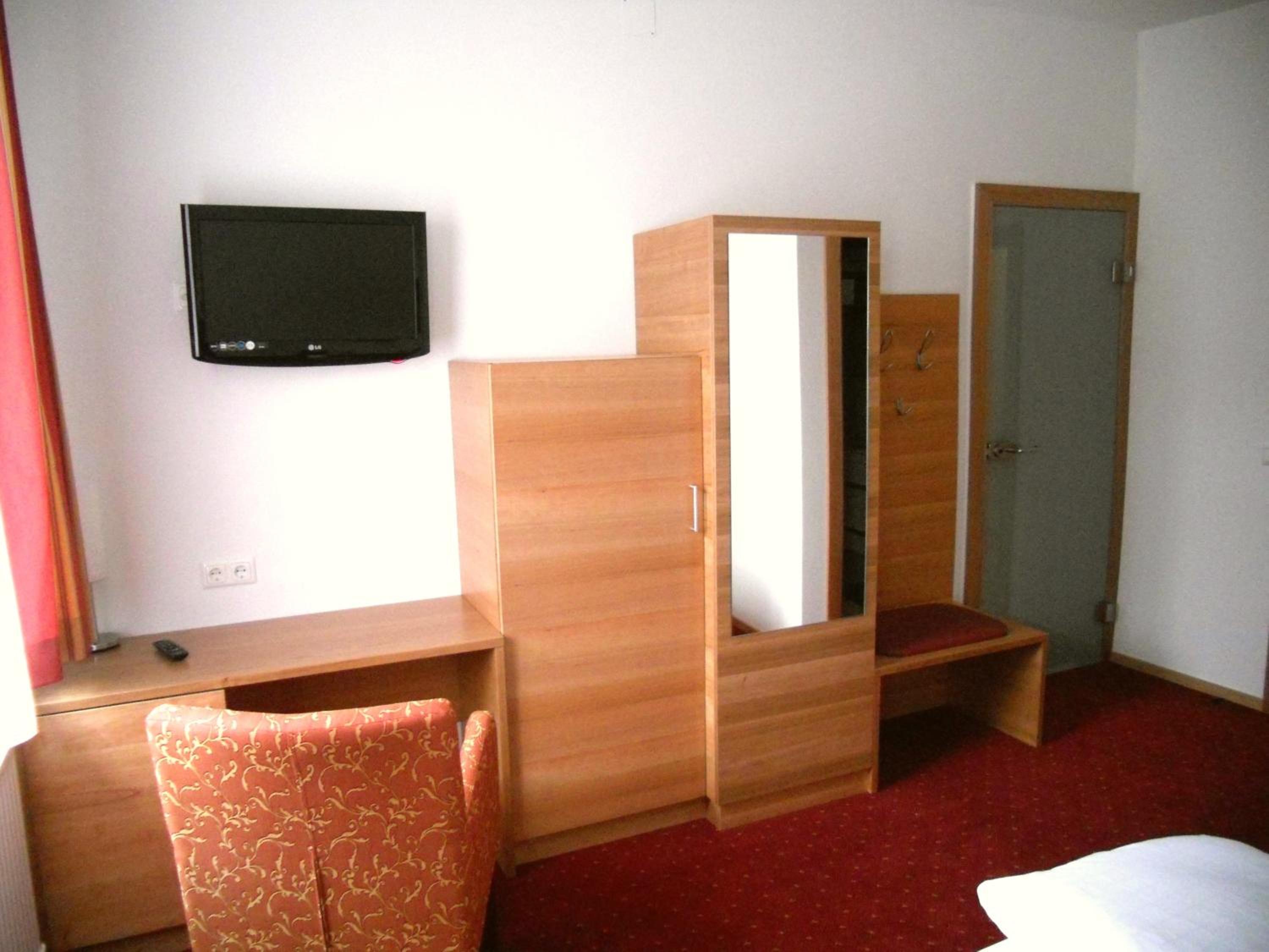 Small Single Room photo 2