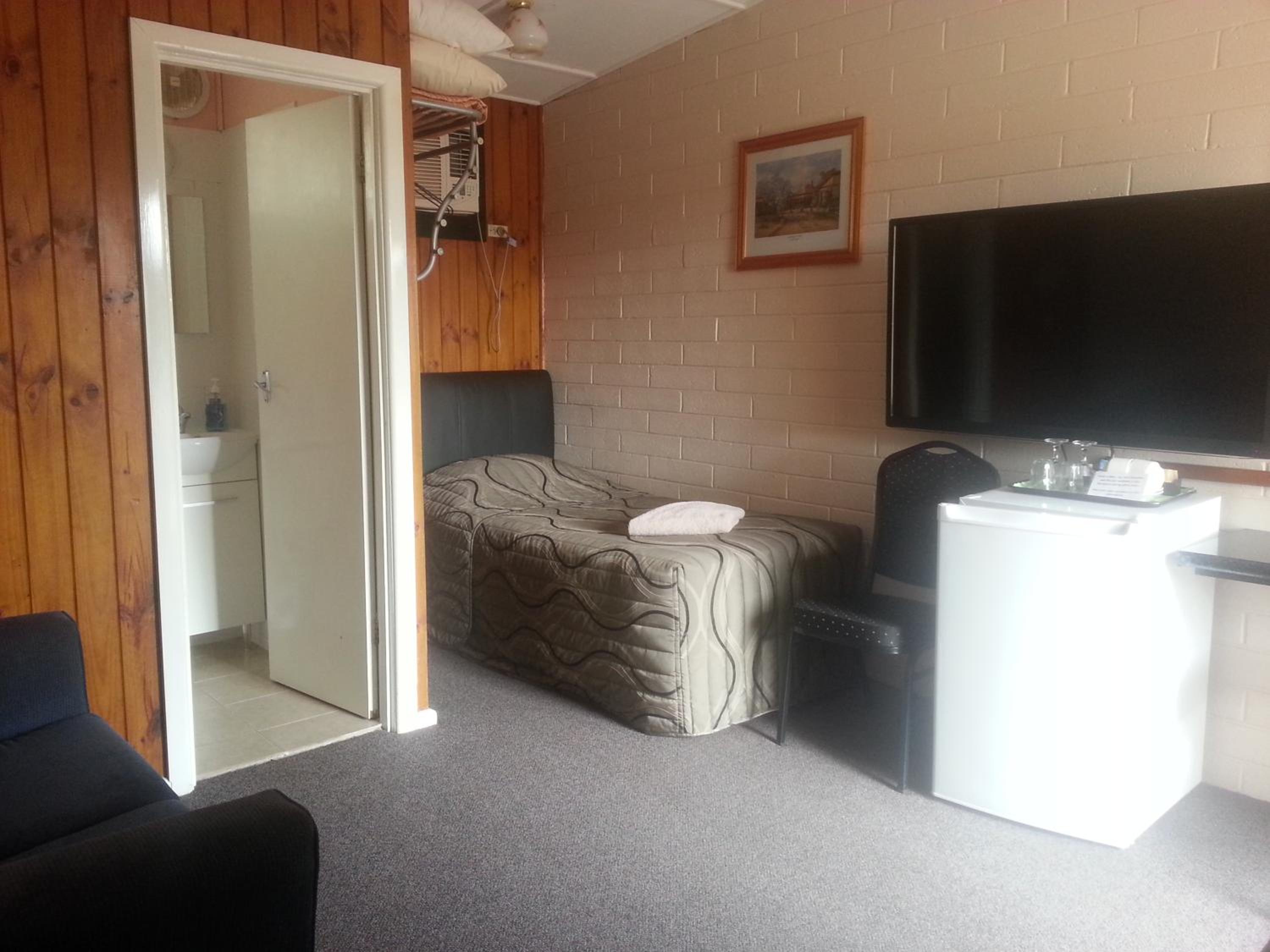 Twin Room - Photo 4