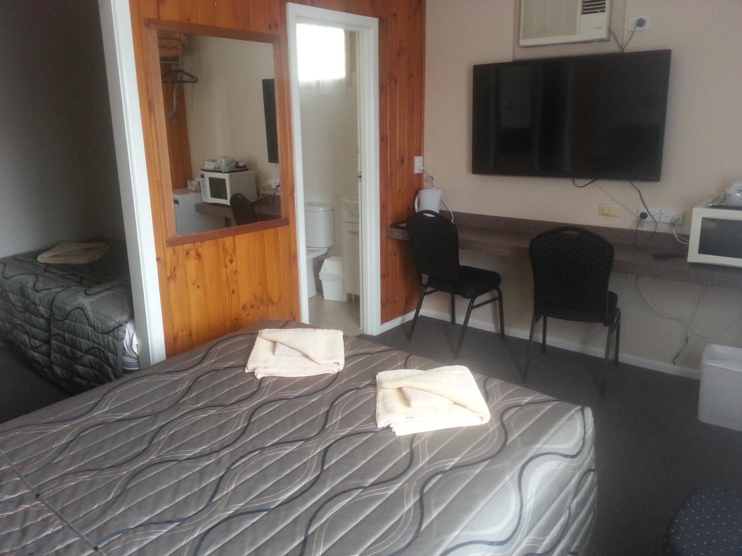 Family Room (4 Adults) - Photo 1