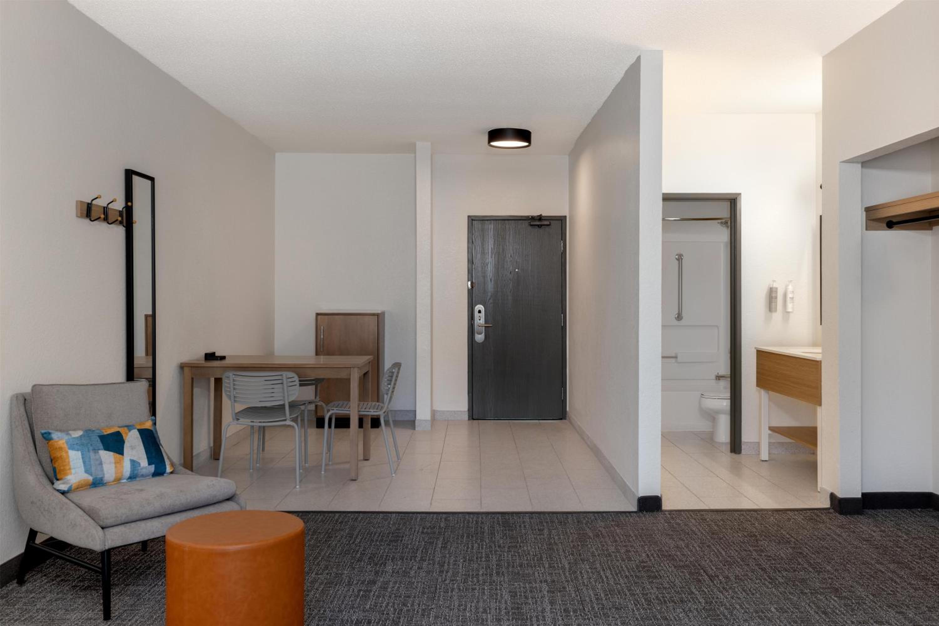 King Suite - Photo 10