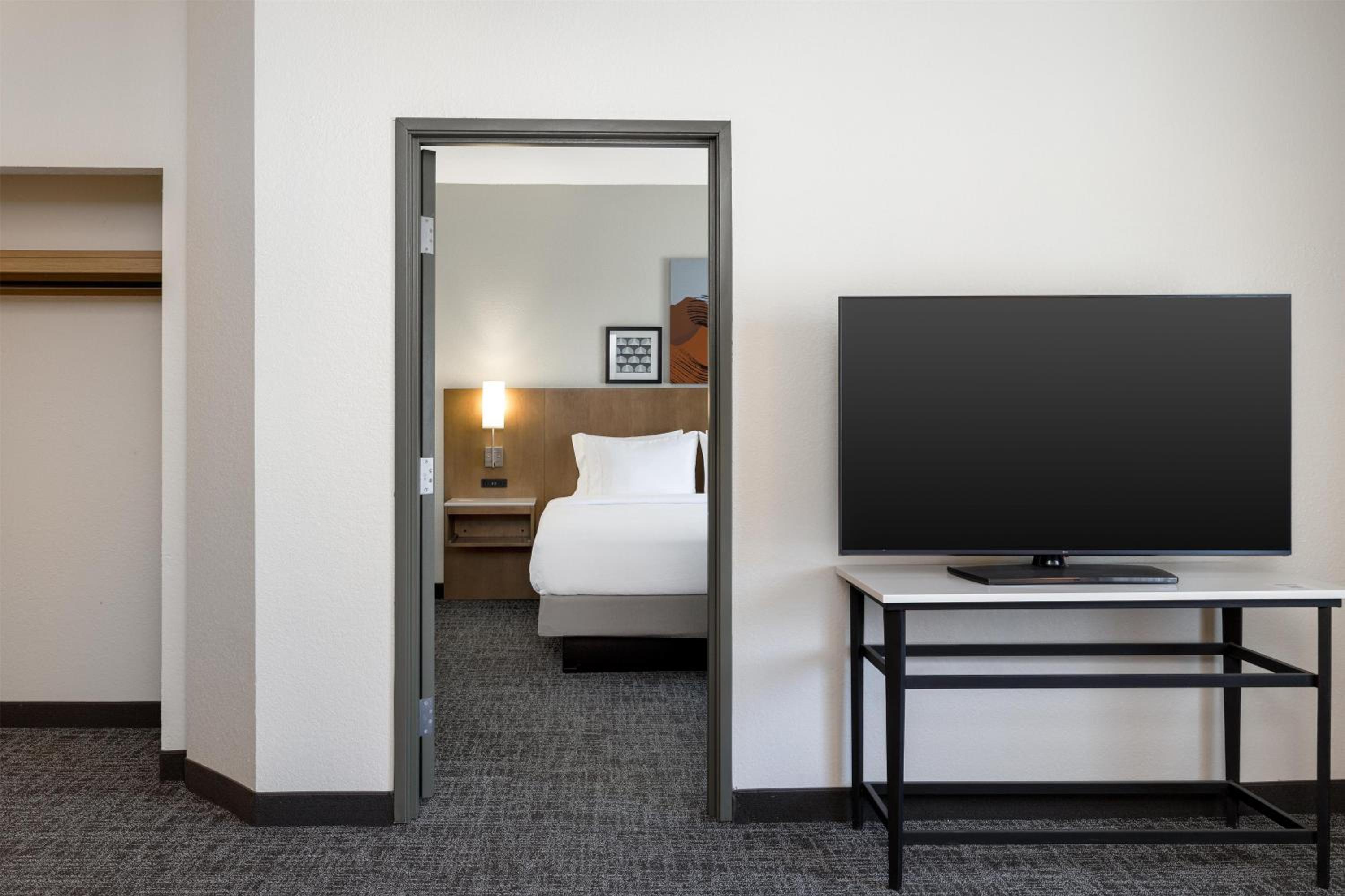King Suite - Photo 1