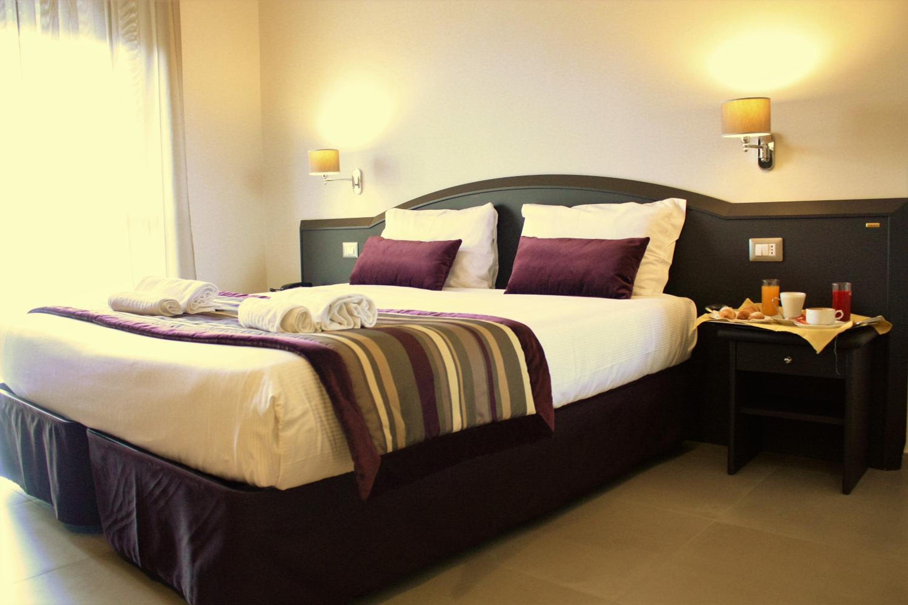 Standard Double or Twin Room photo 2
