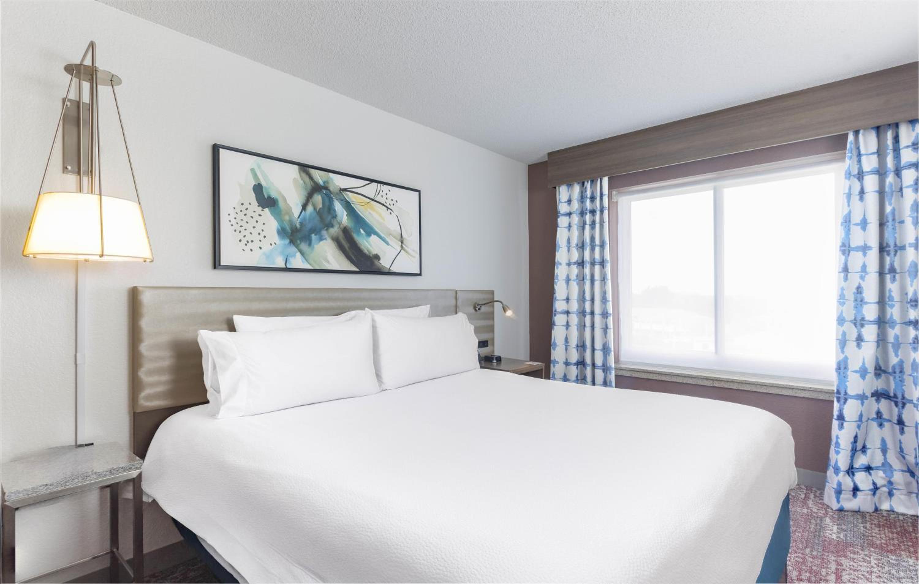 Junior King Suite - Non-Smoking - Photo 4