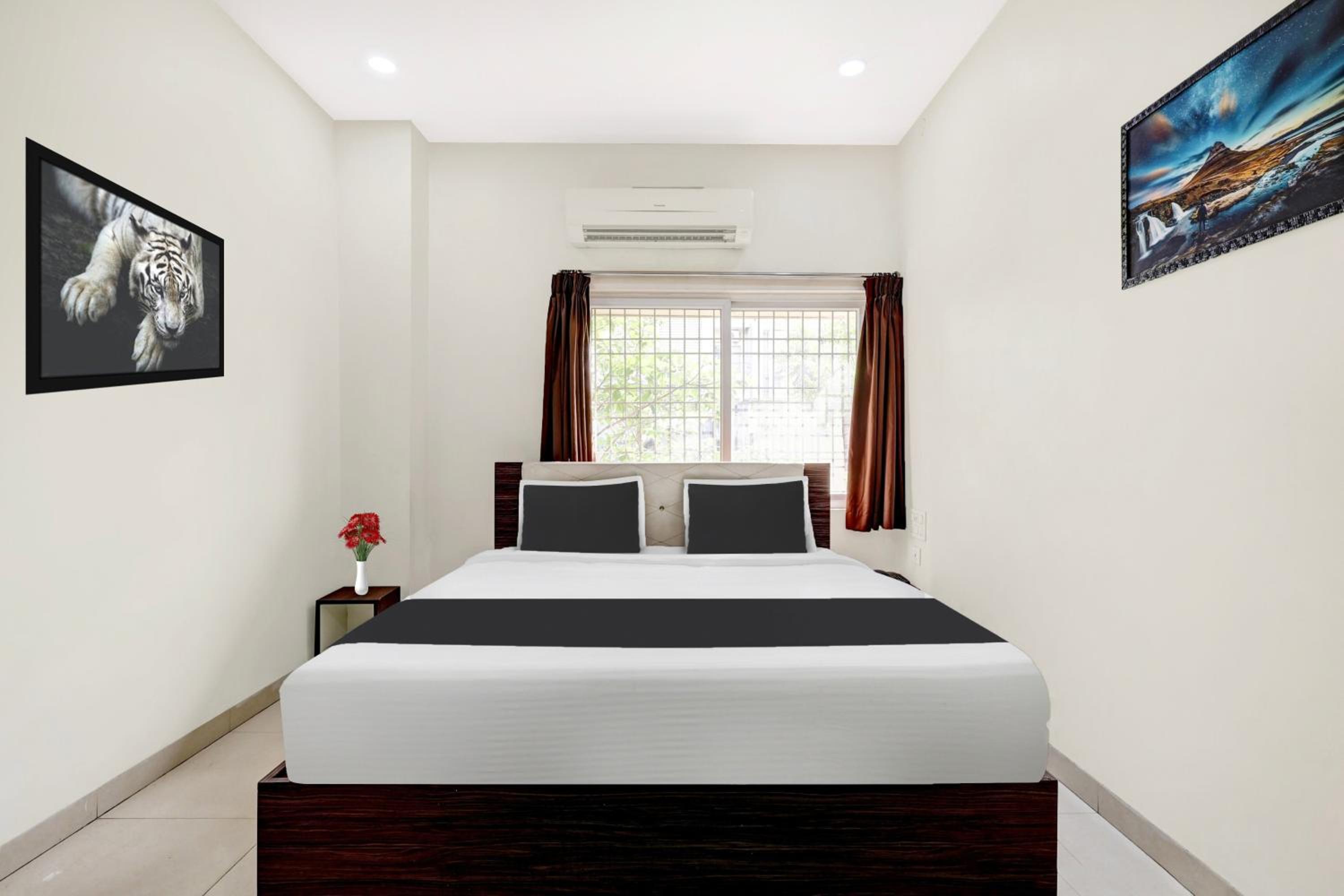 Deluxe Double Room with Bath photo 2