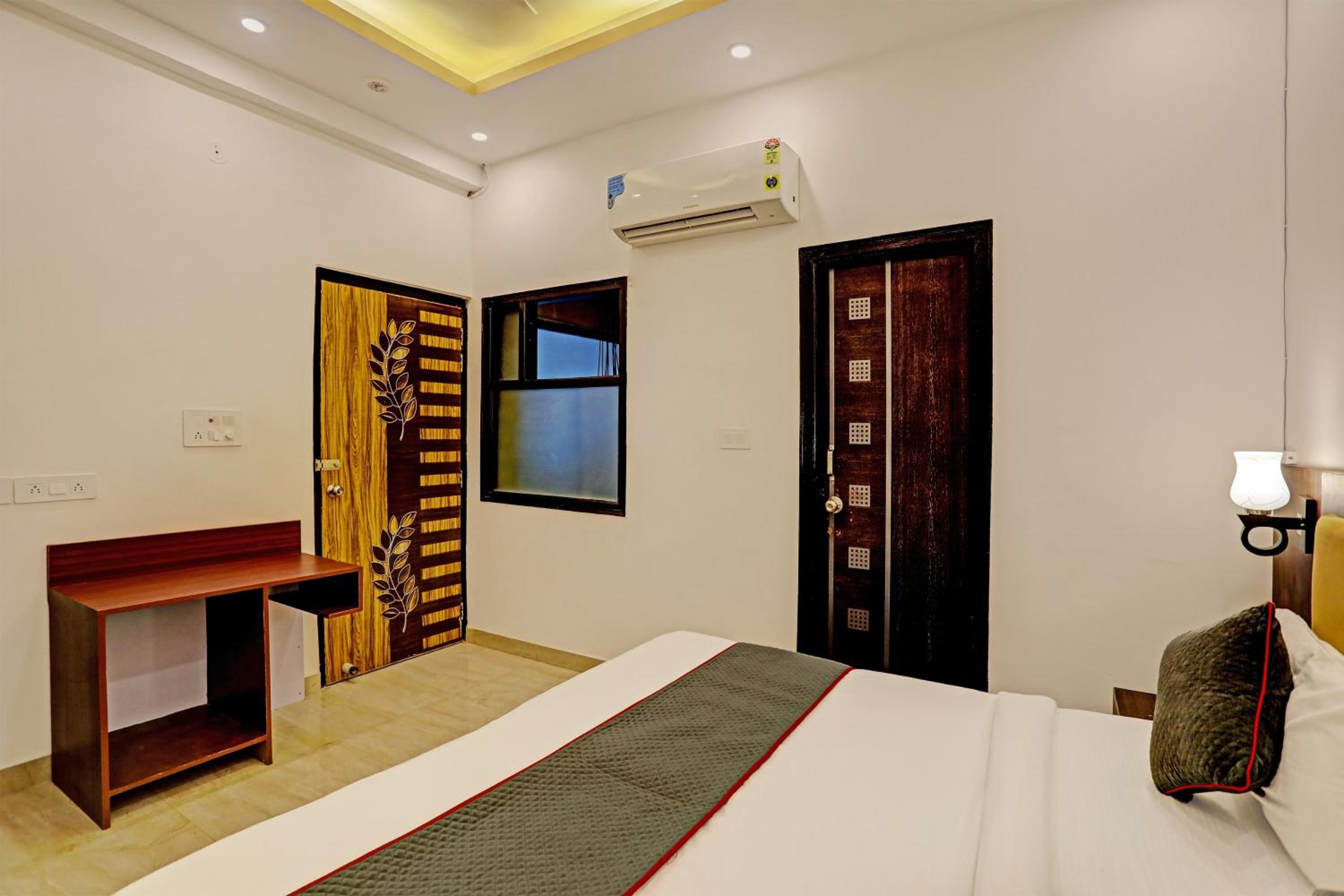Triple Room with Balcony
