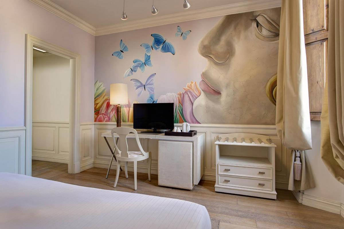 Deluxe Double or Twin Room with City View