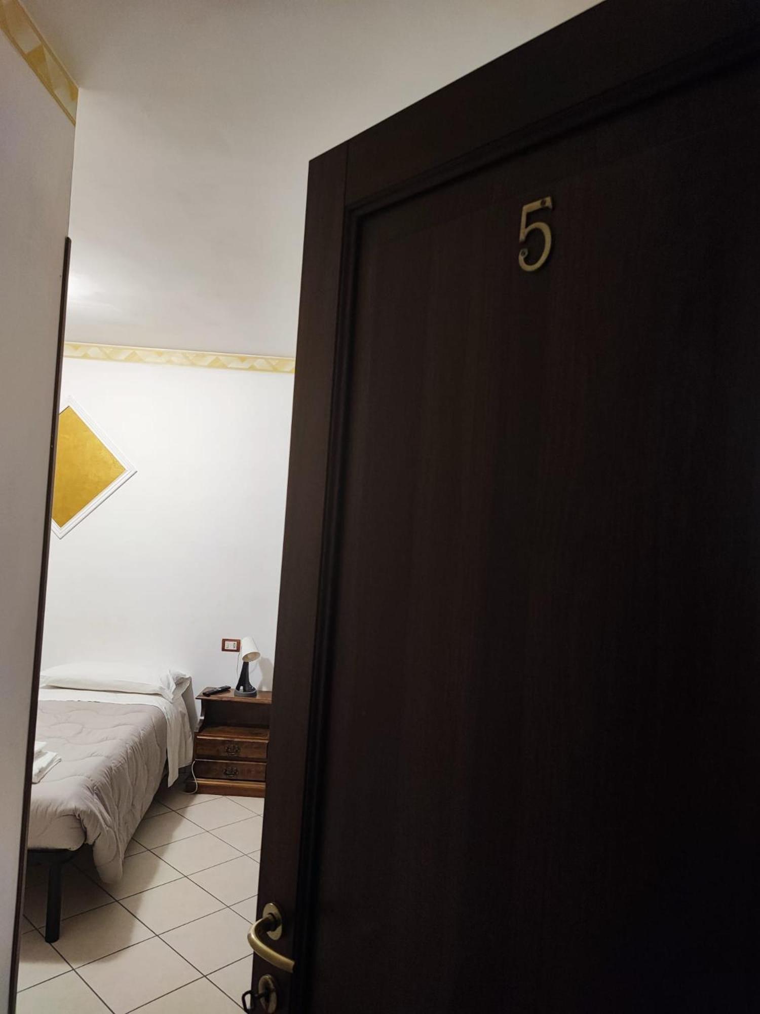 Double or Twin Room with Balcony photo 2