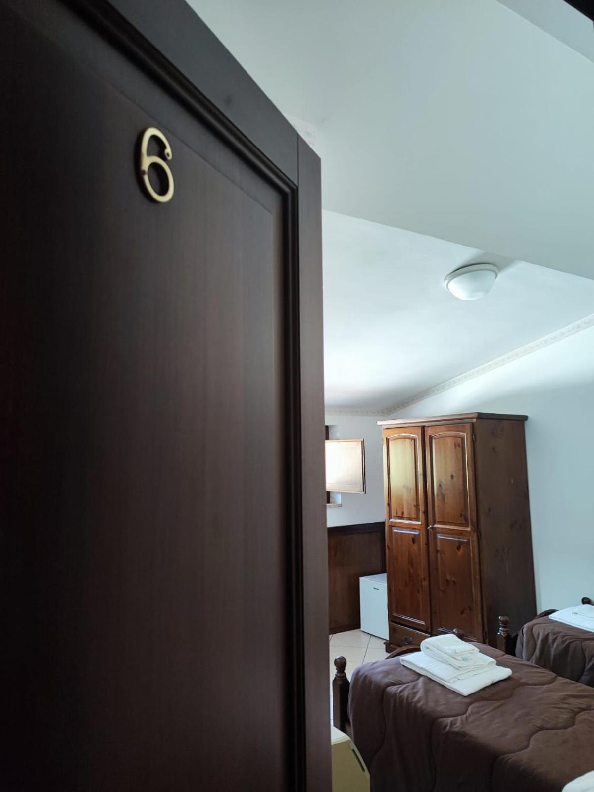 Double or Twin Room photo 3