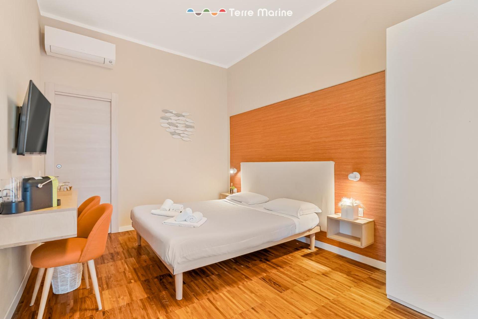 Deluxe Double Room with Shower photo 1