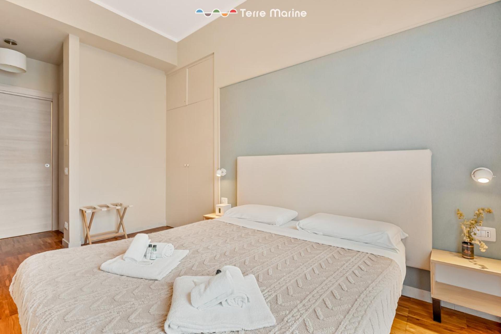 Deluxe Double Room with Shower photo 2