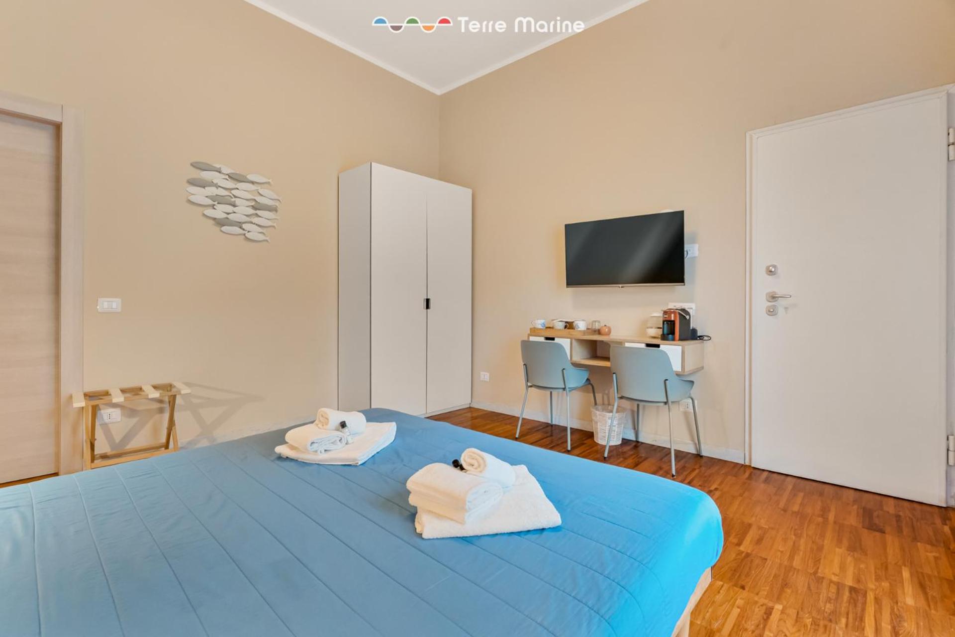 Deluxe Double Room with Shower photo 2