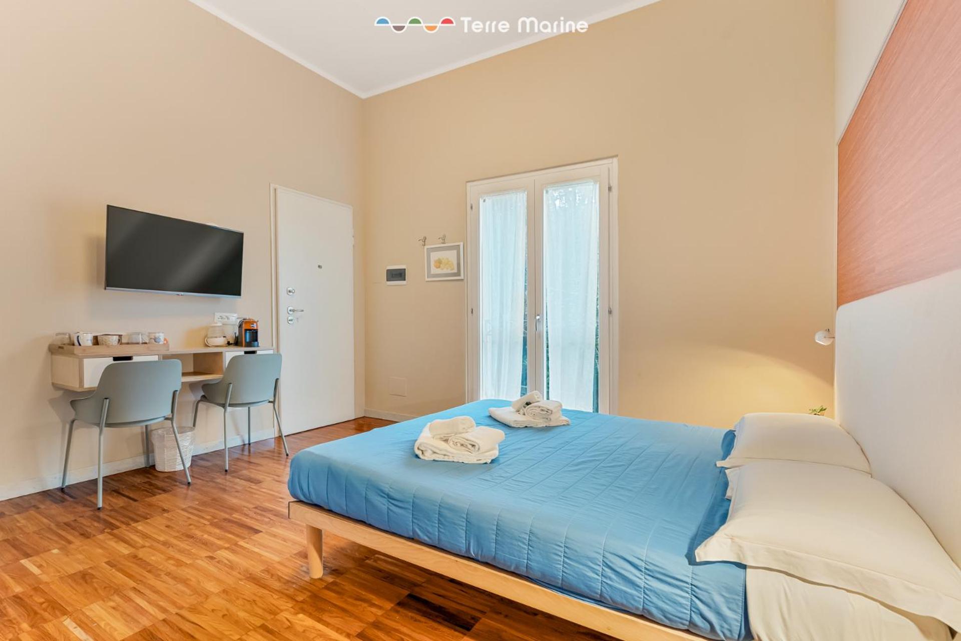 Deluxe Double Room with Shower photo 1