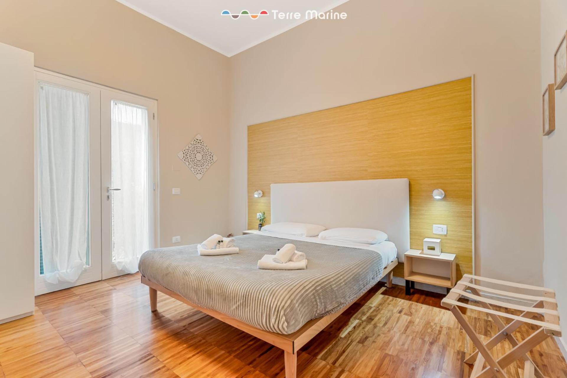 Deluxe Double Room with Shower photo 3