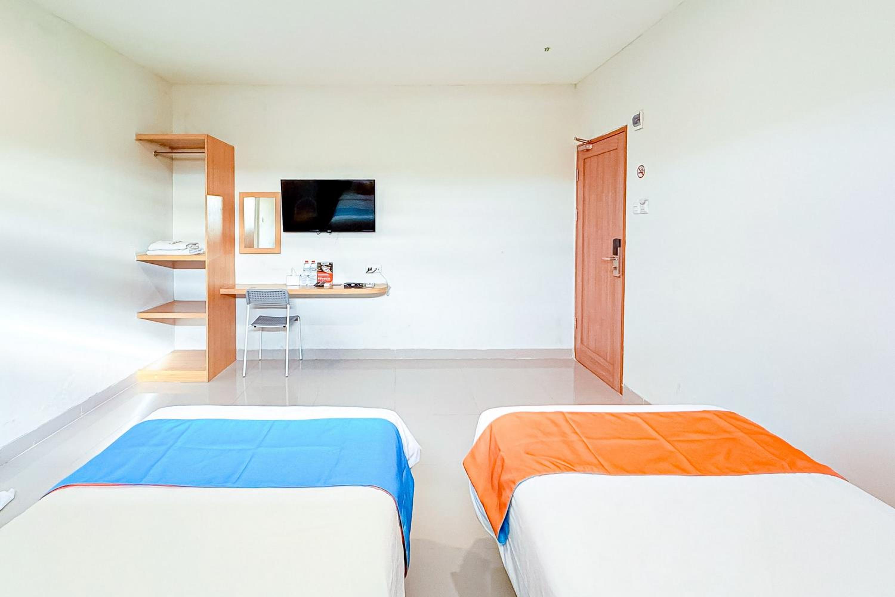 Deluxe Twin Room - Photo 1