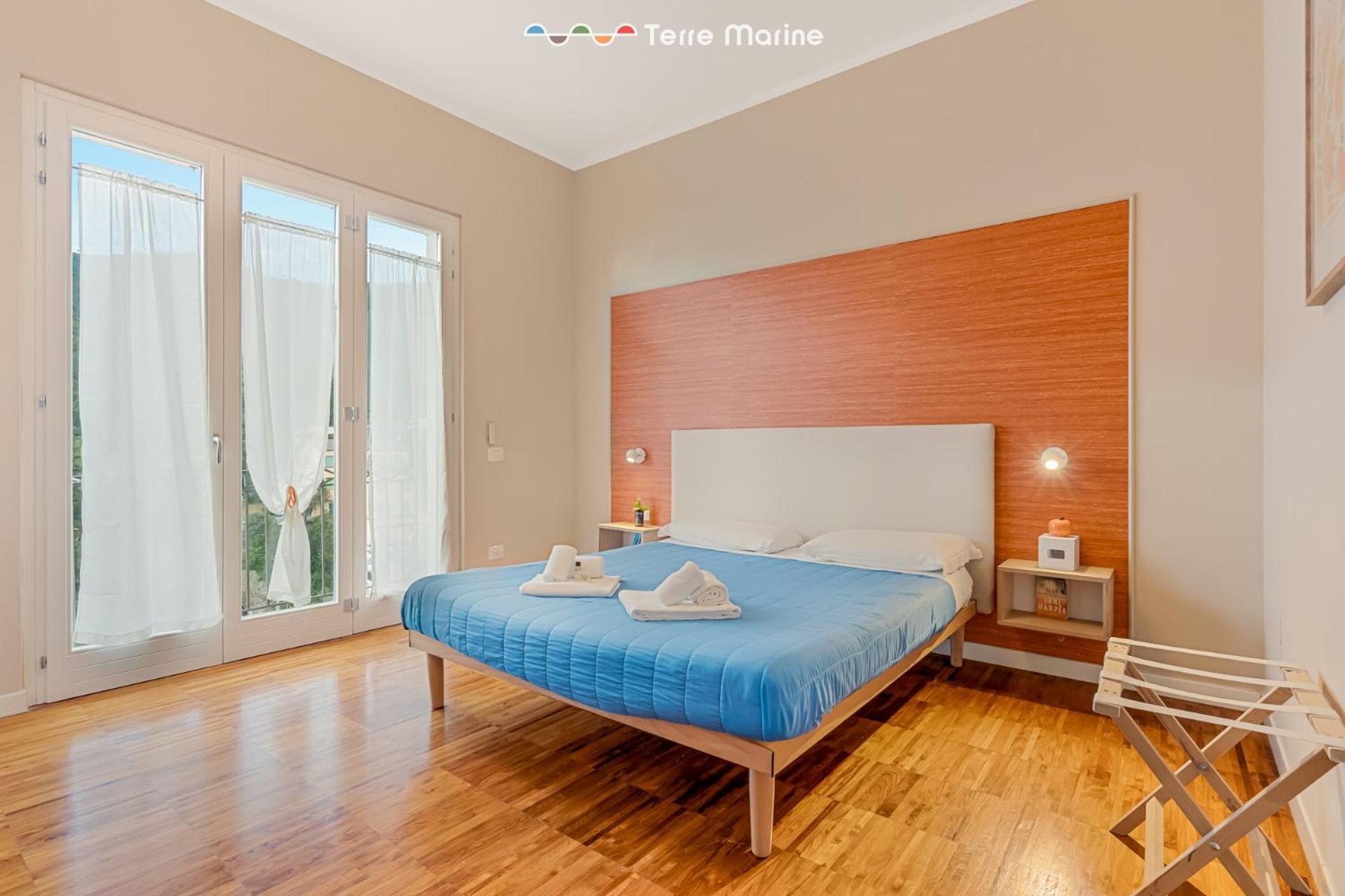 Deluxe Double Room with Balcony photo 1