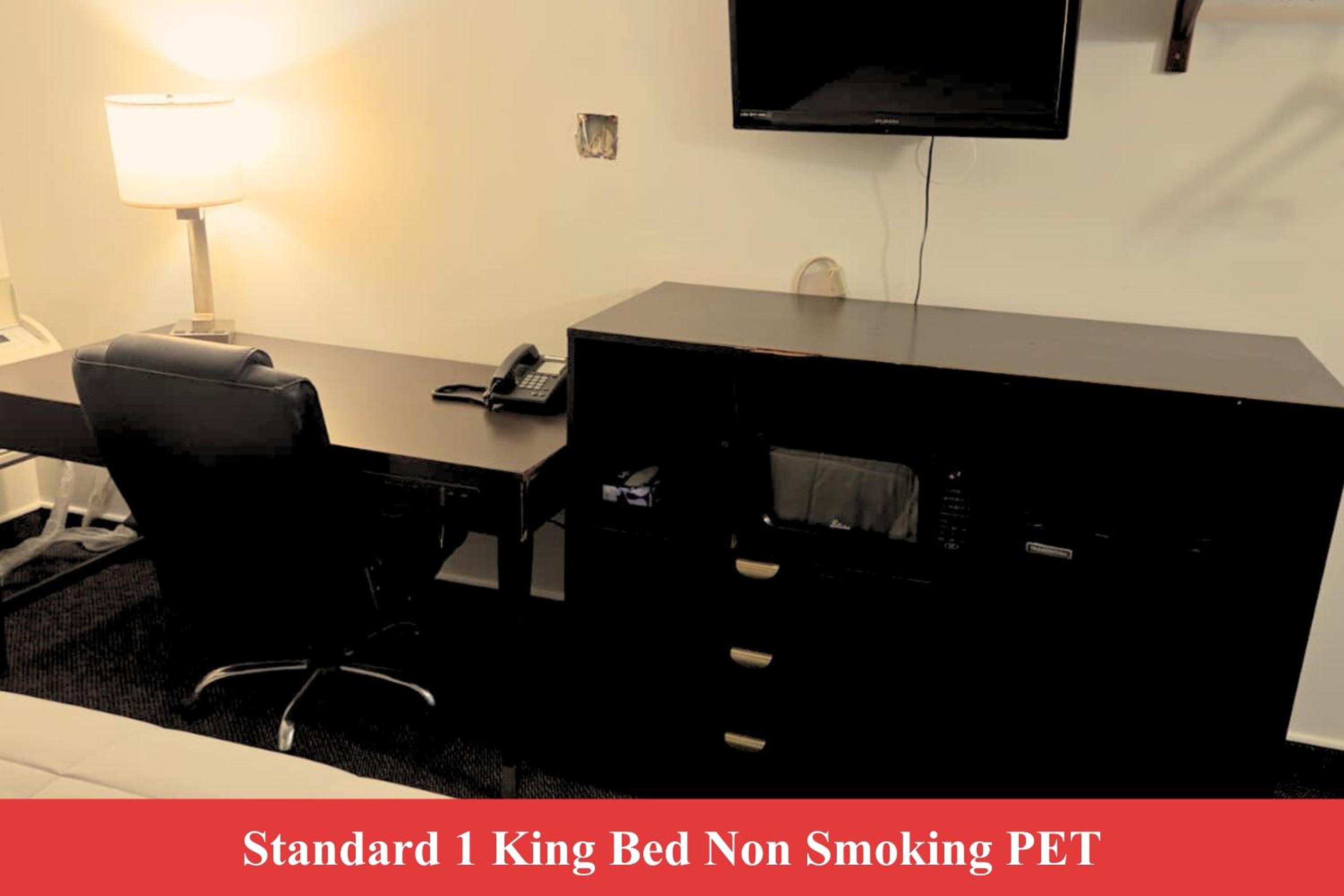 Standard King Room photo 1
