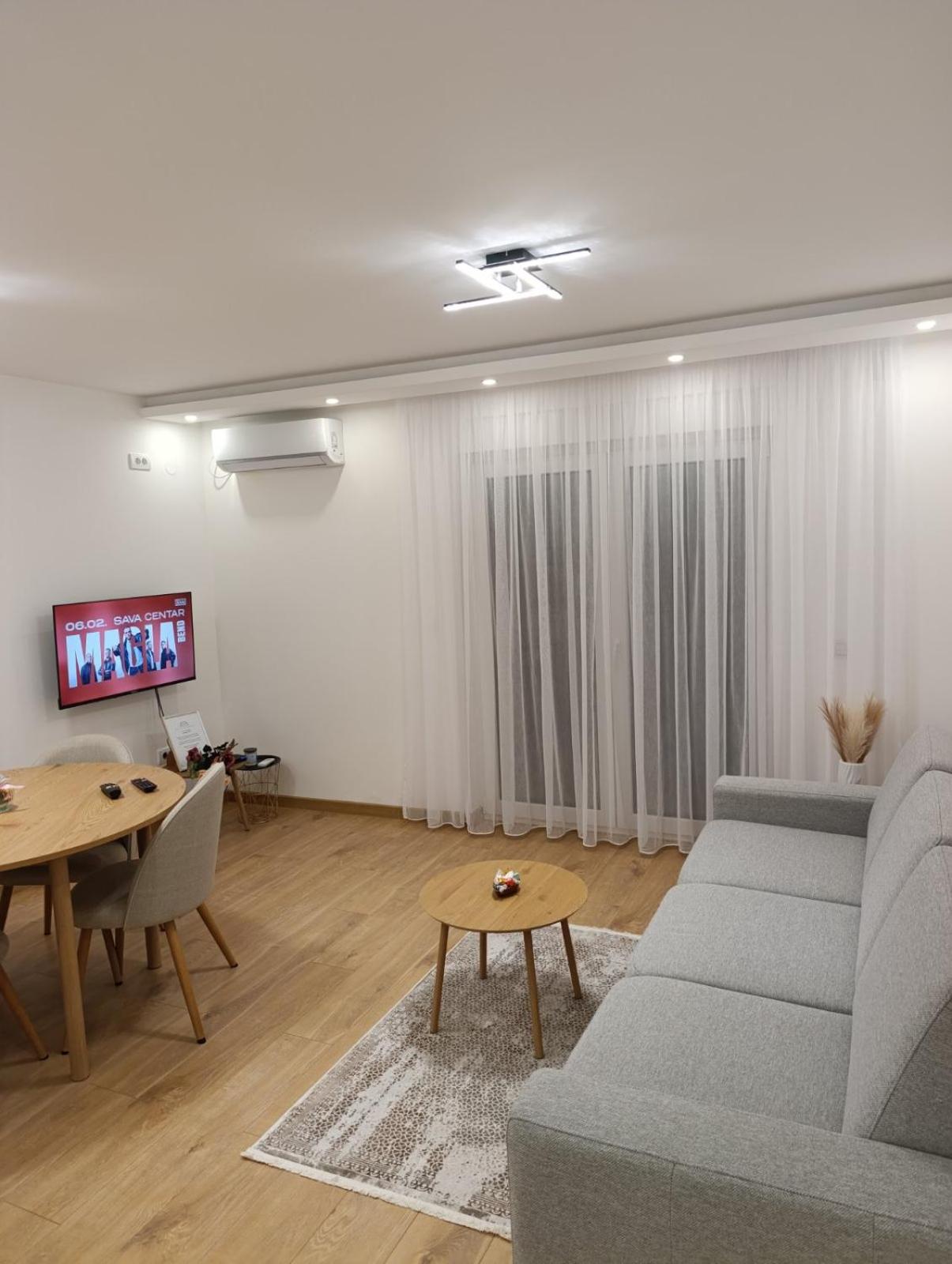One-Bedroom Apartment with Terrace photo 1