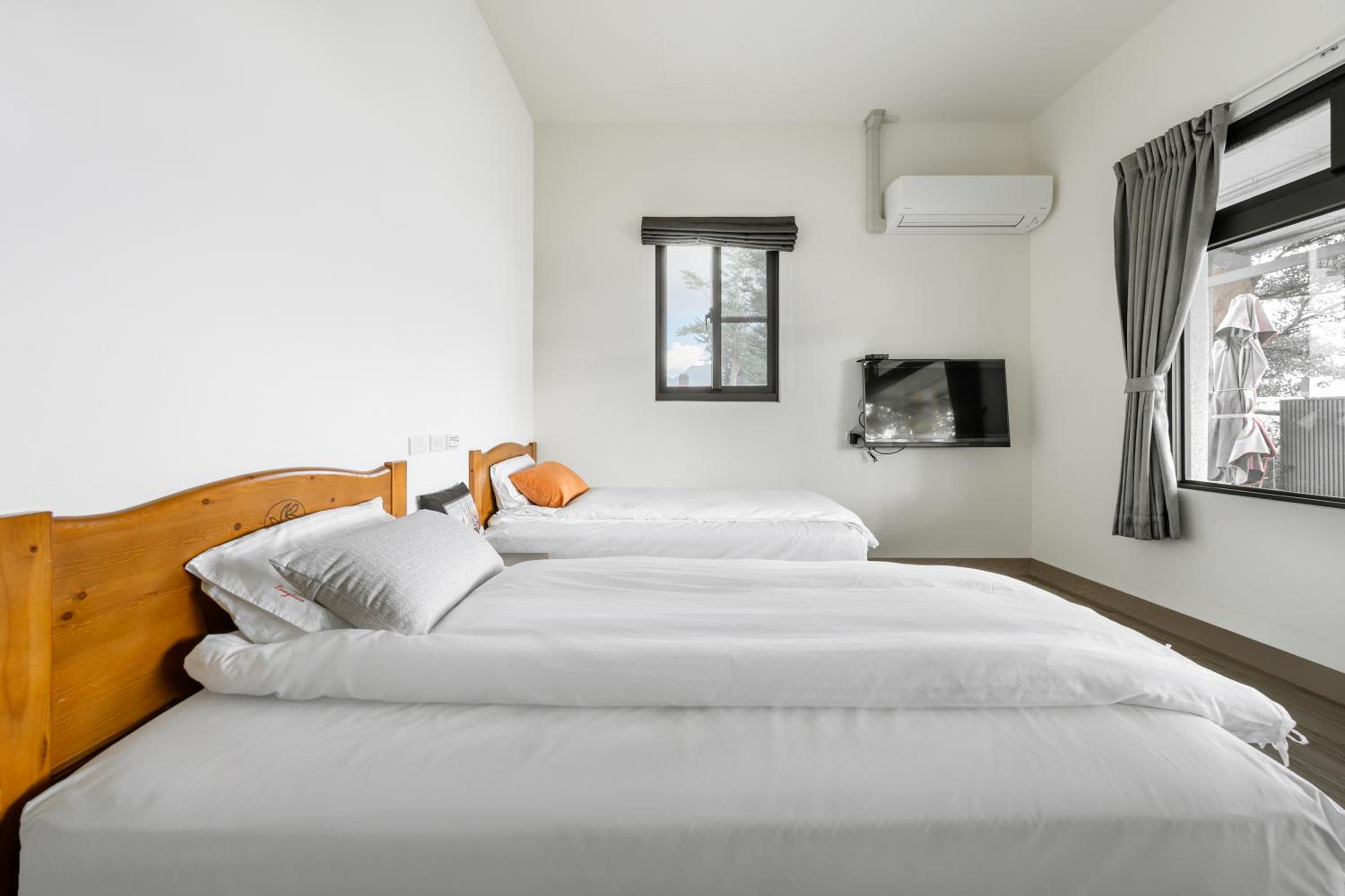 Twin Room with Garden View photo 2