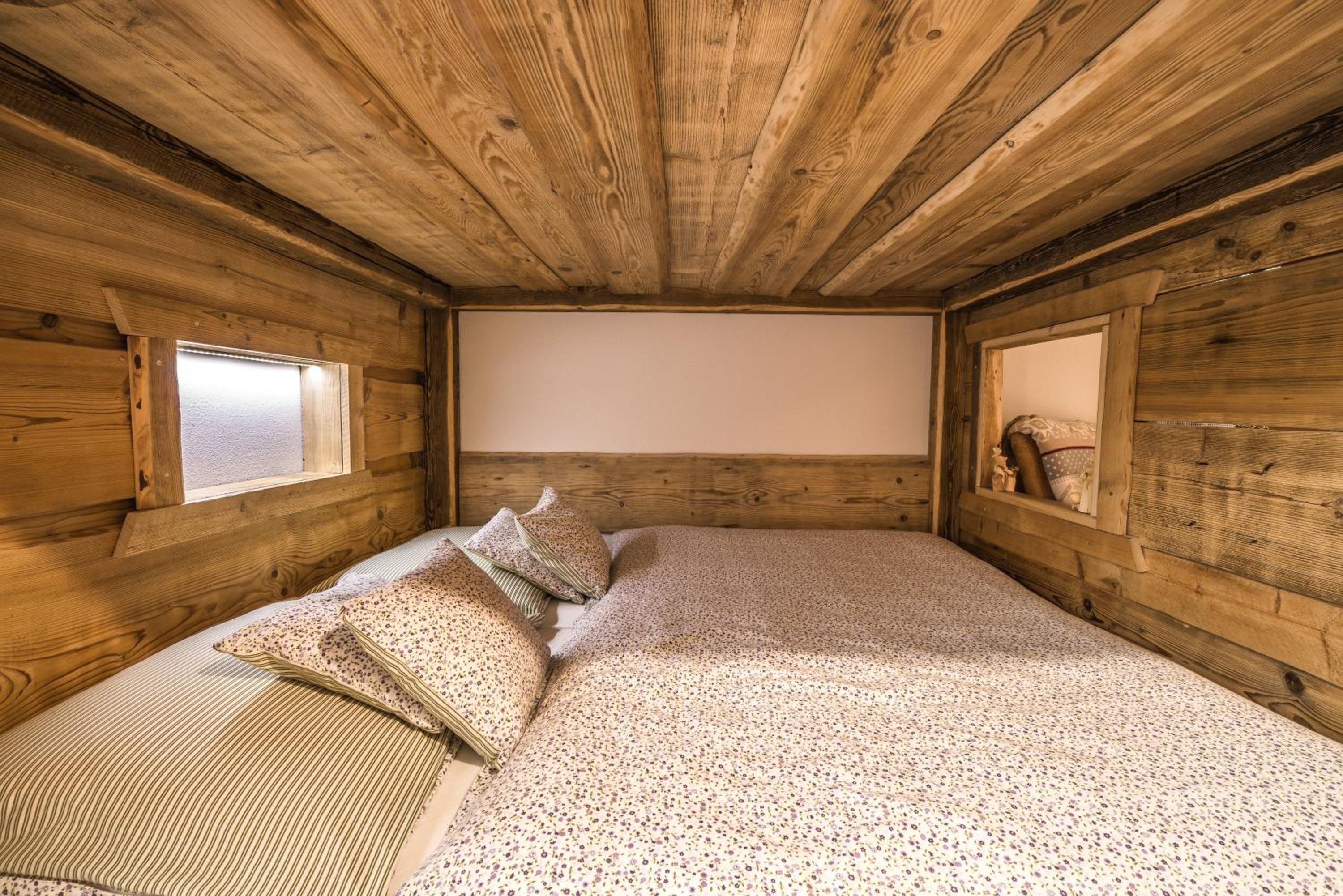 Deluxe King Studio with Terrace photo 3
