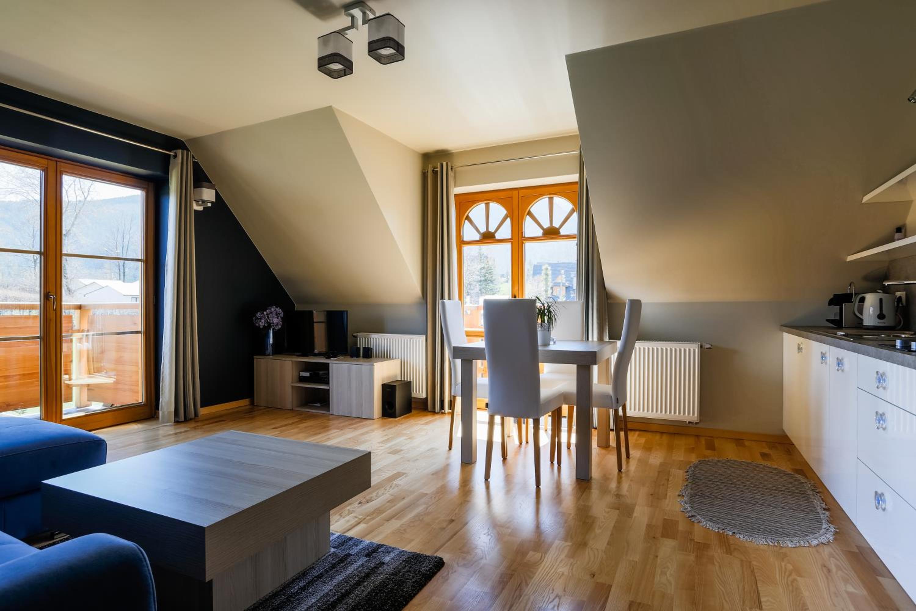 Apartment with Kitchenette and Balcony - Photo 7