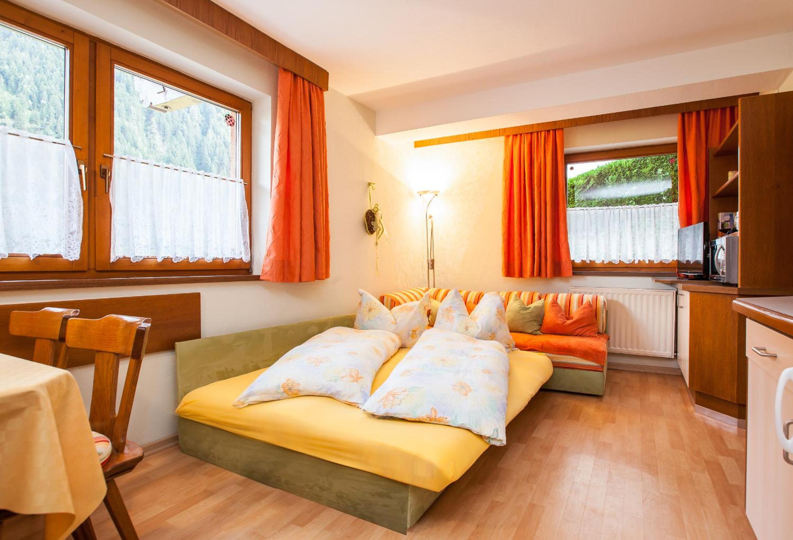 One-Bedroom Apartment with Terrace